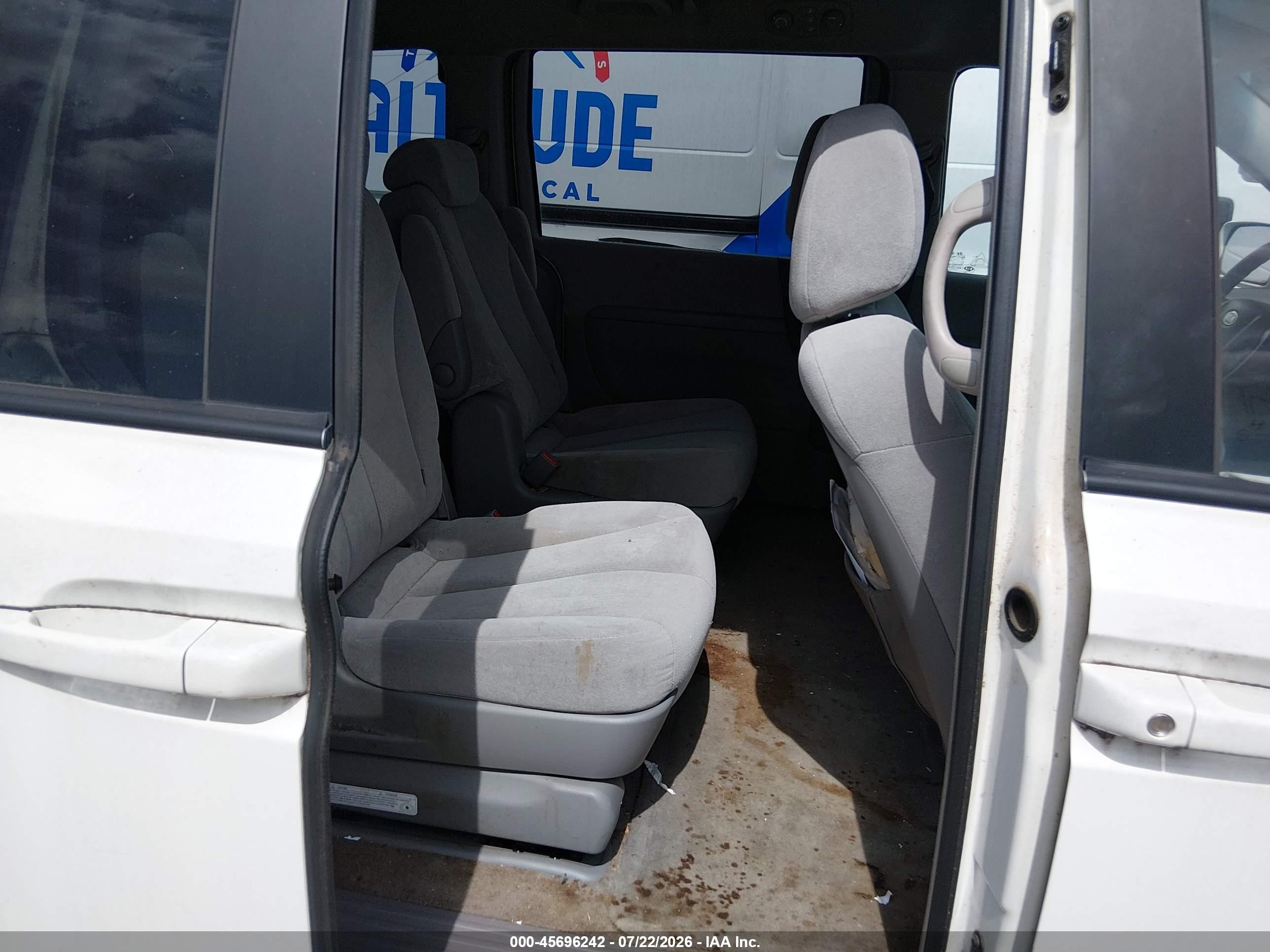 2006 Kia Sedona Ex/lx White vin: KNDMB233X66046325