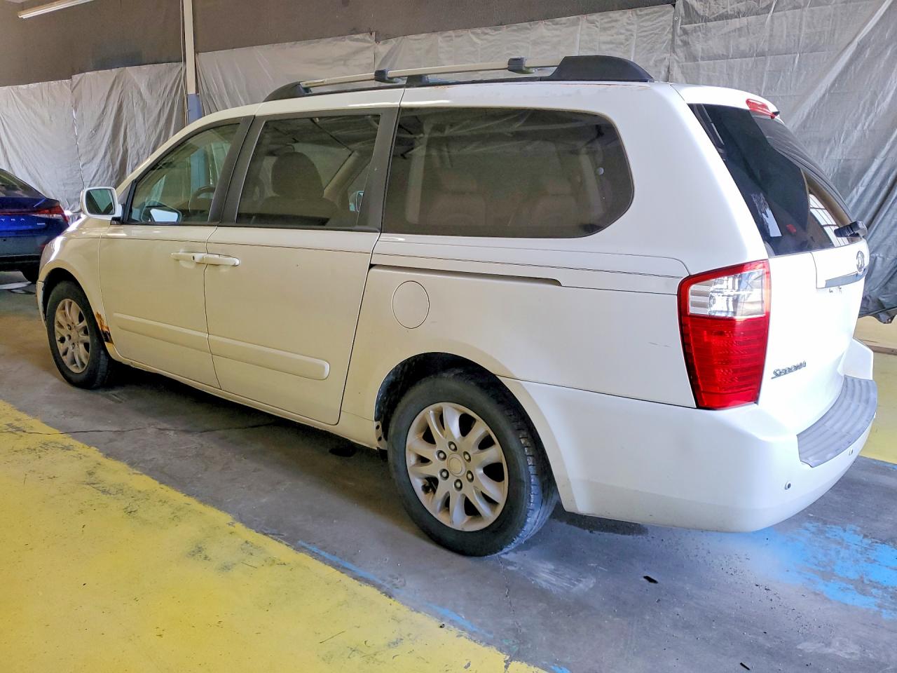 2007 Kia Sedona Base White vin: KNDMB233X76122787