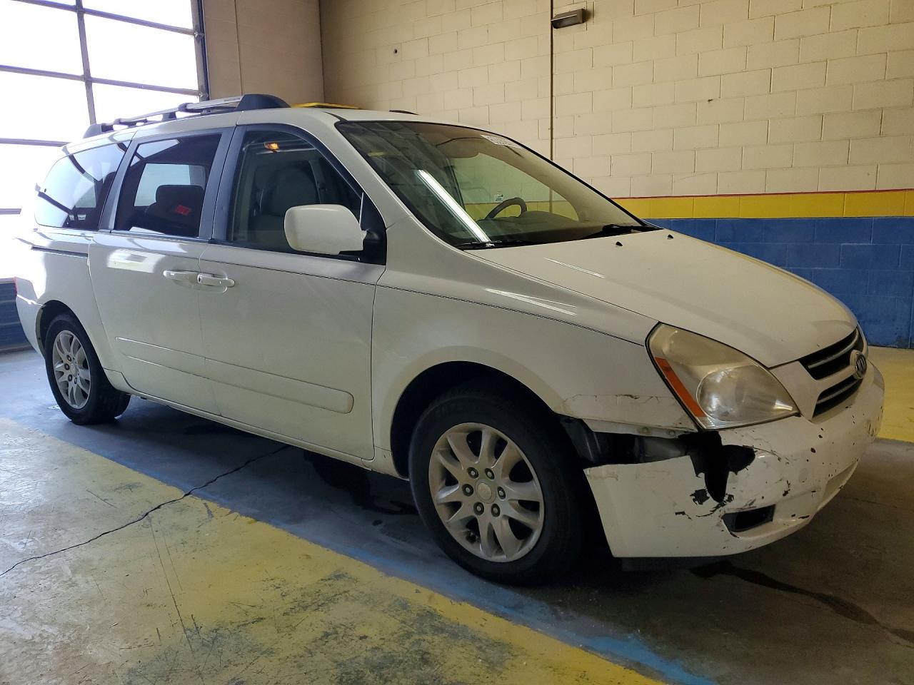 2007 Kia Sedona Base White vin: KNDMB233X76122787