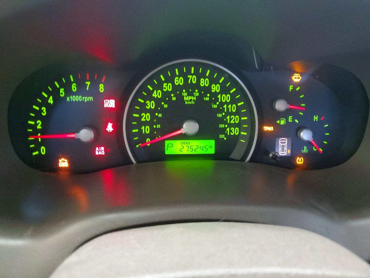 2007 Kia Sedona Base White vin: KNDMB233X76122787