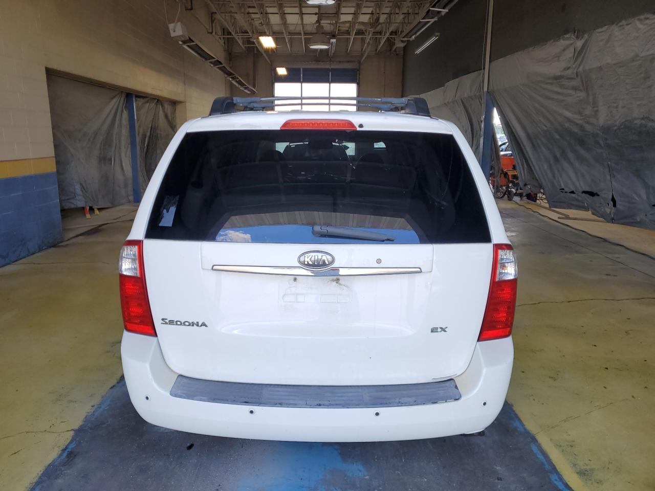 2007 Kia Sedona Base White vin: KNDMB233X76122787 Damage: Lift Gate, Chipped, 2