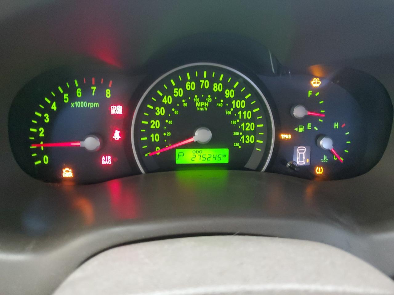 2007 Kia Sedona Base White vin: KNDMB233X76122787 Damage: Warning Light - Engine, On, Unacceptable