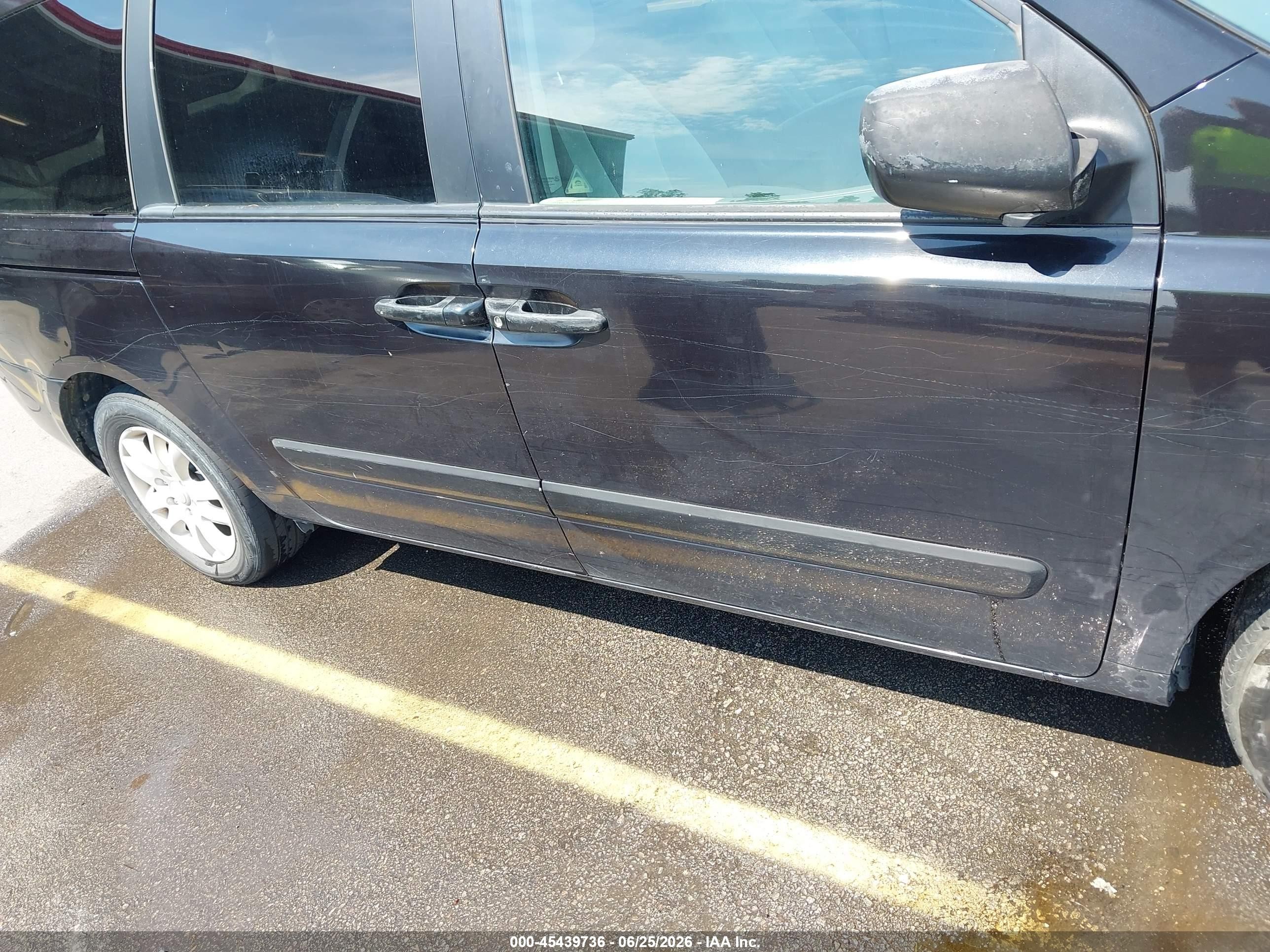 2007 Kia Sedona Ex Black vin: KNDMB233X76182939