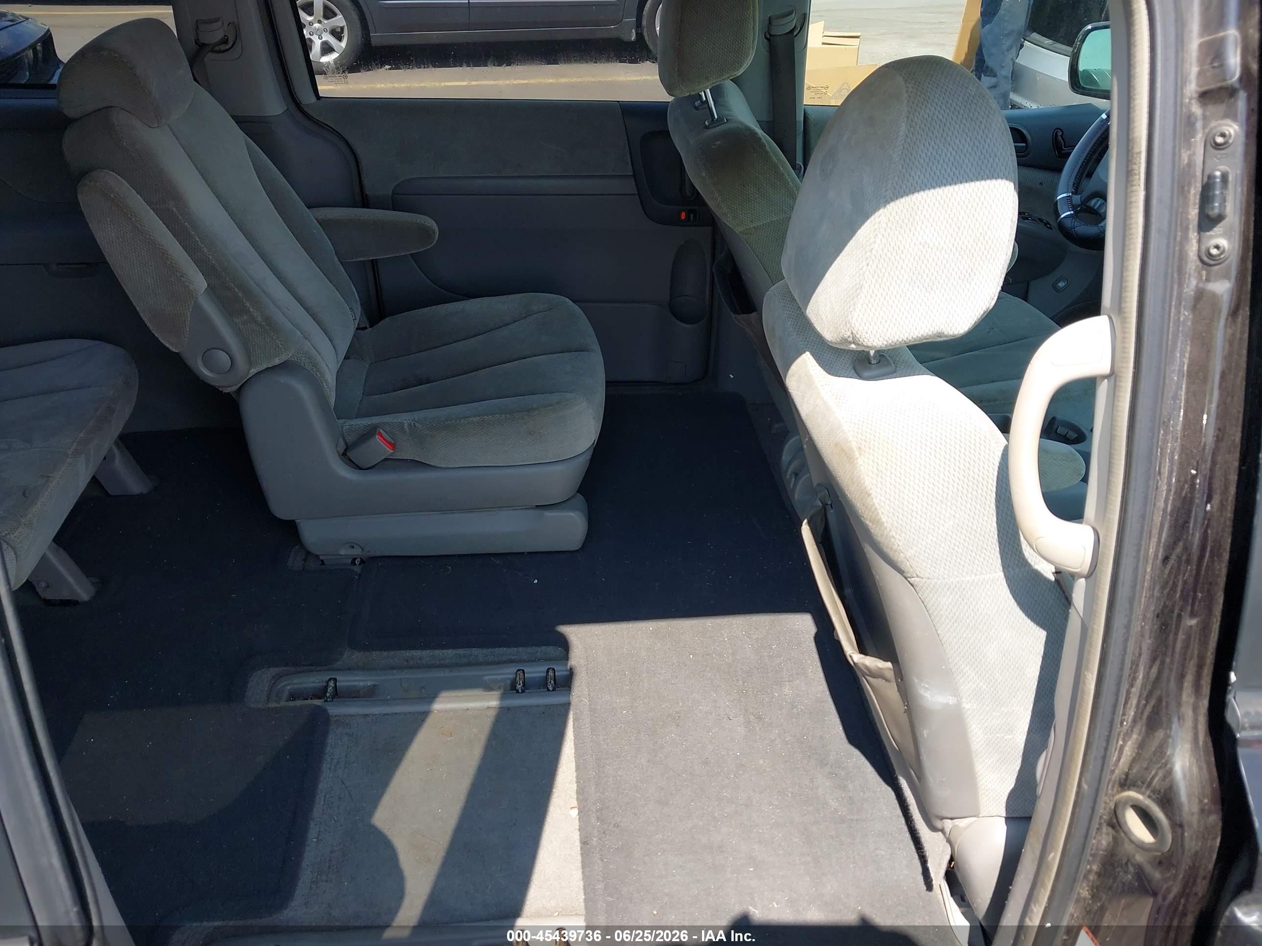 2007 Kia Sedona Ex Black vin: KNDMB233X76182939
