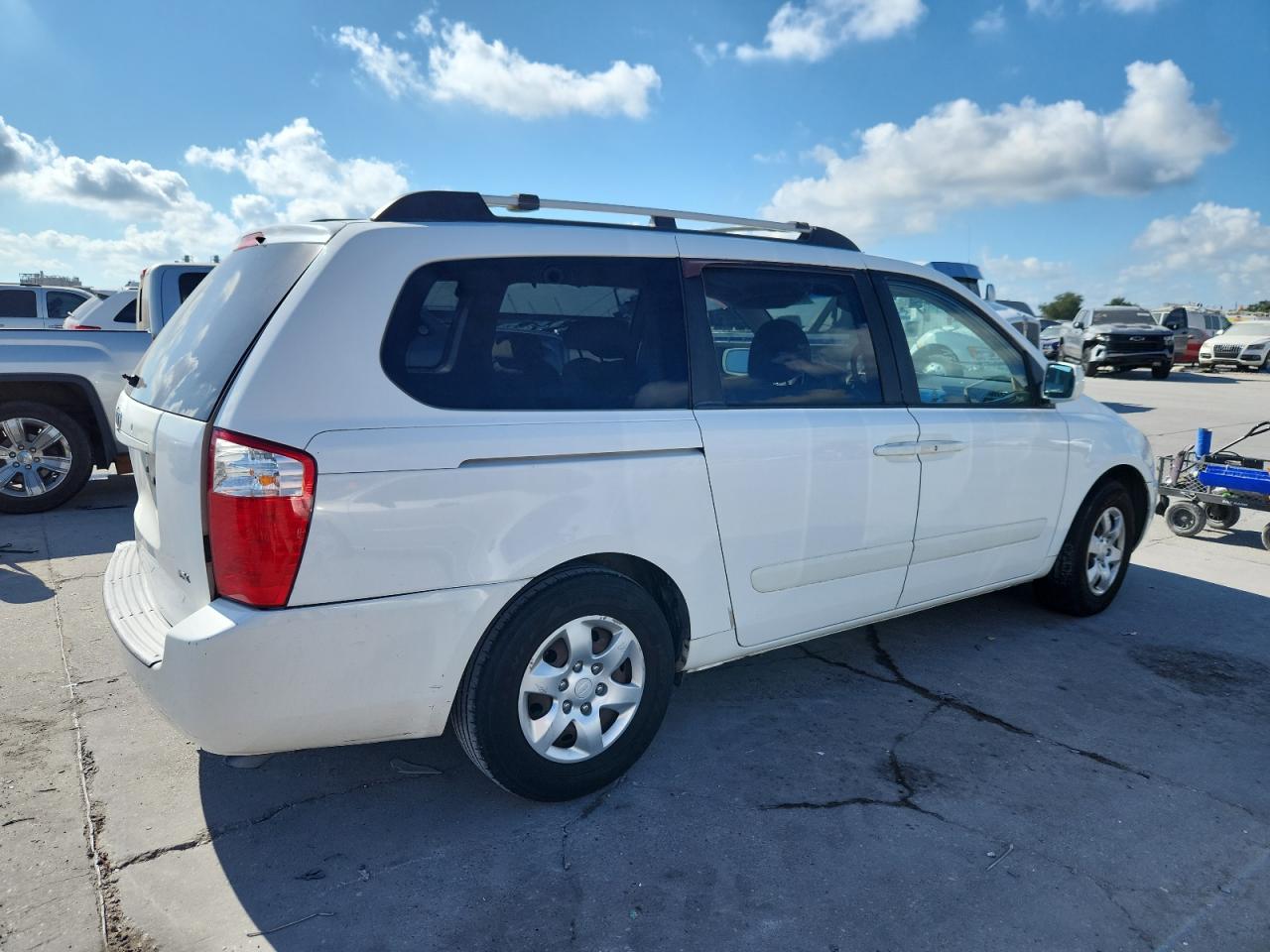 2007 Kia Sedona Ex White vin: KNDMB233X76183847