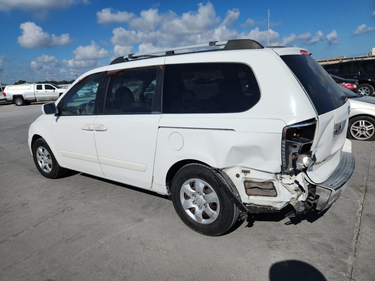 2007 Kia Sedona Ex White vin: KNDMB233X76183847
