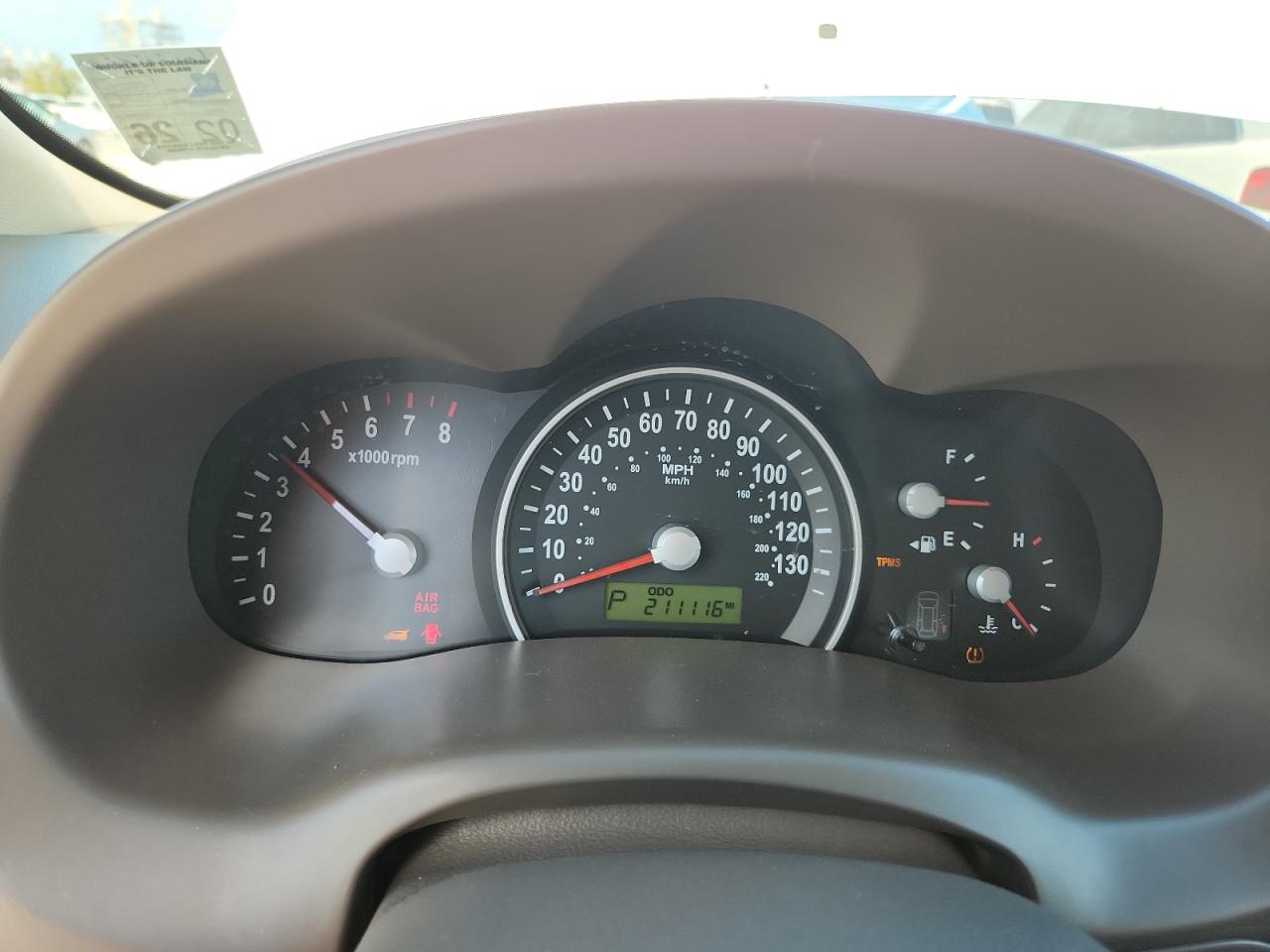 2007 Kia Sedona Ex White vin: KNDMB233X76183847