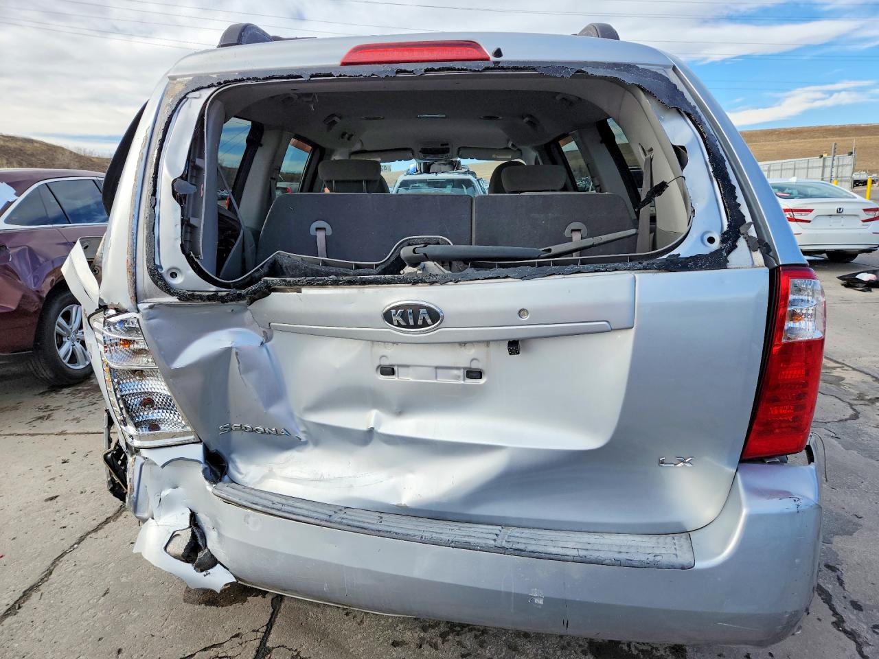 2008 Kia Sedona Lx Silver vin: KNDMB233X86231042