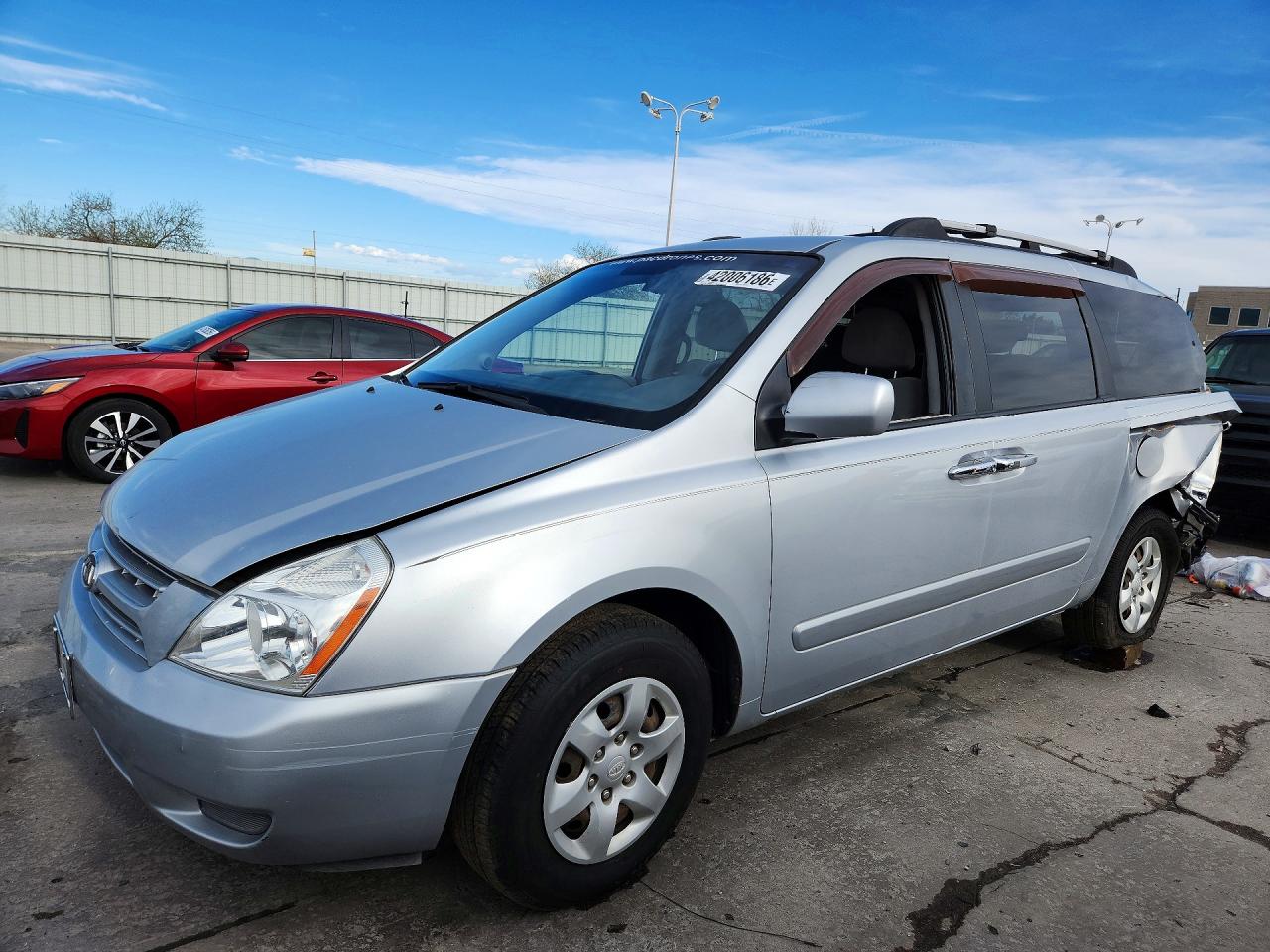 2008 Kia Sedona Lx Silver vin: KNDMB233X86231042