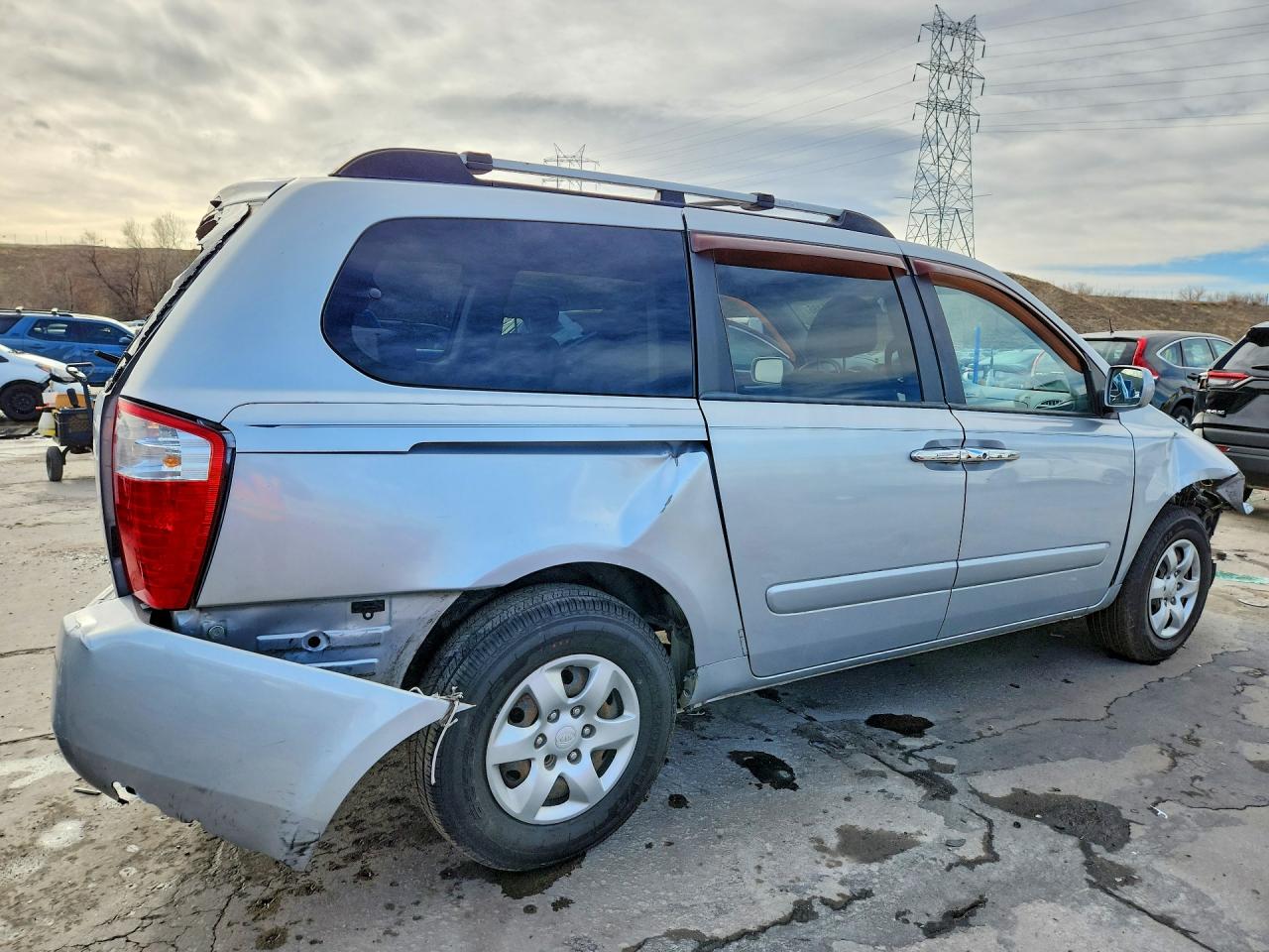 2008 Kia Sedona Lx Silver vin: KNDMB233X86231042