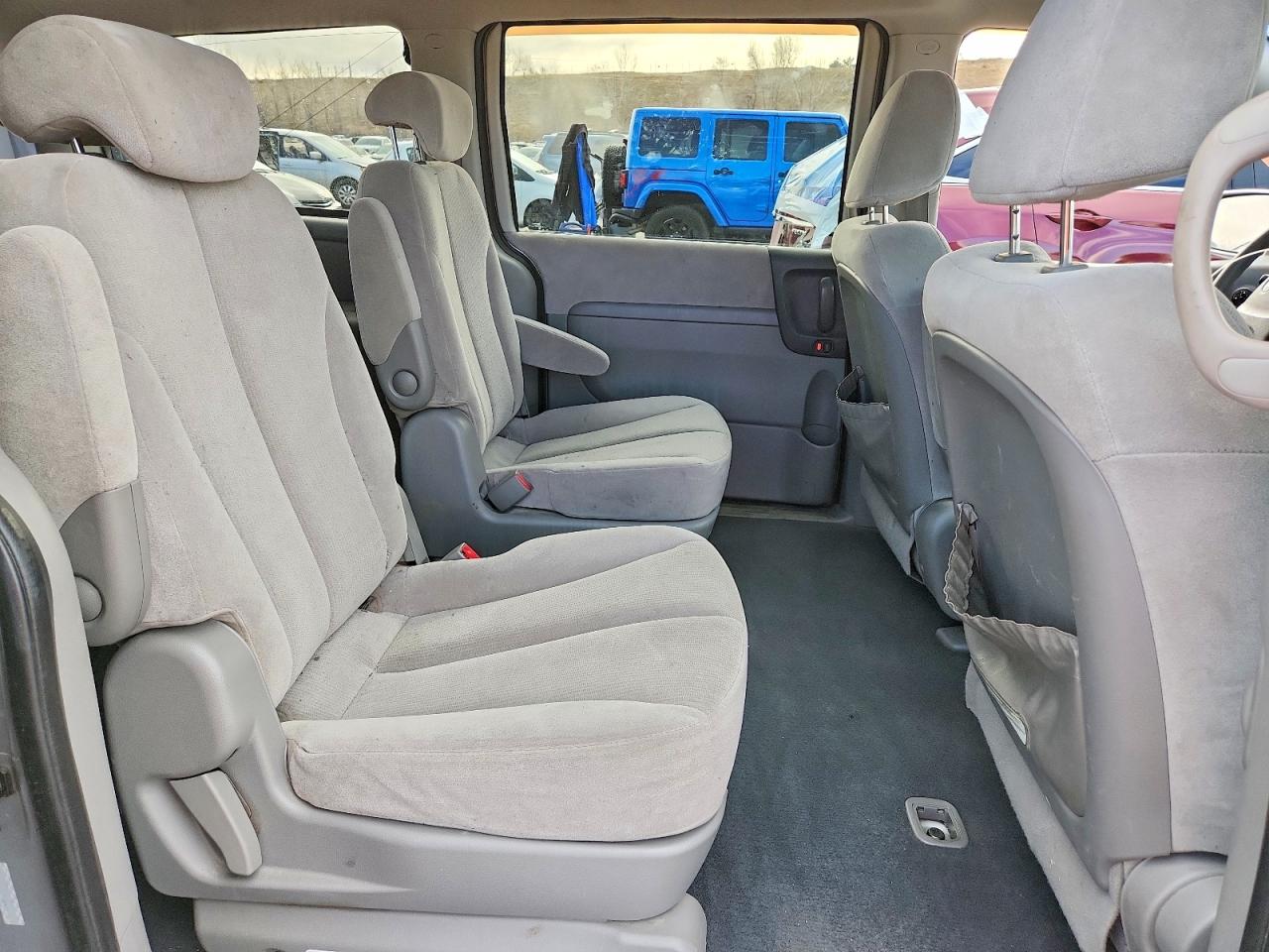 2008 Kia Sedona Lx Silver vin: KNDMB233X86231042