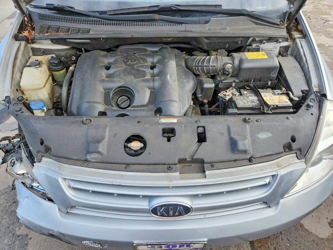 2008 Kia Sedona Lx Silver vin: KNDMB233X86231042