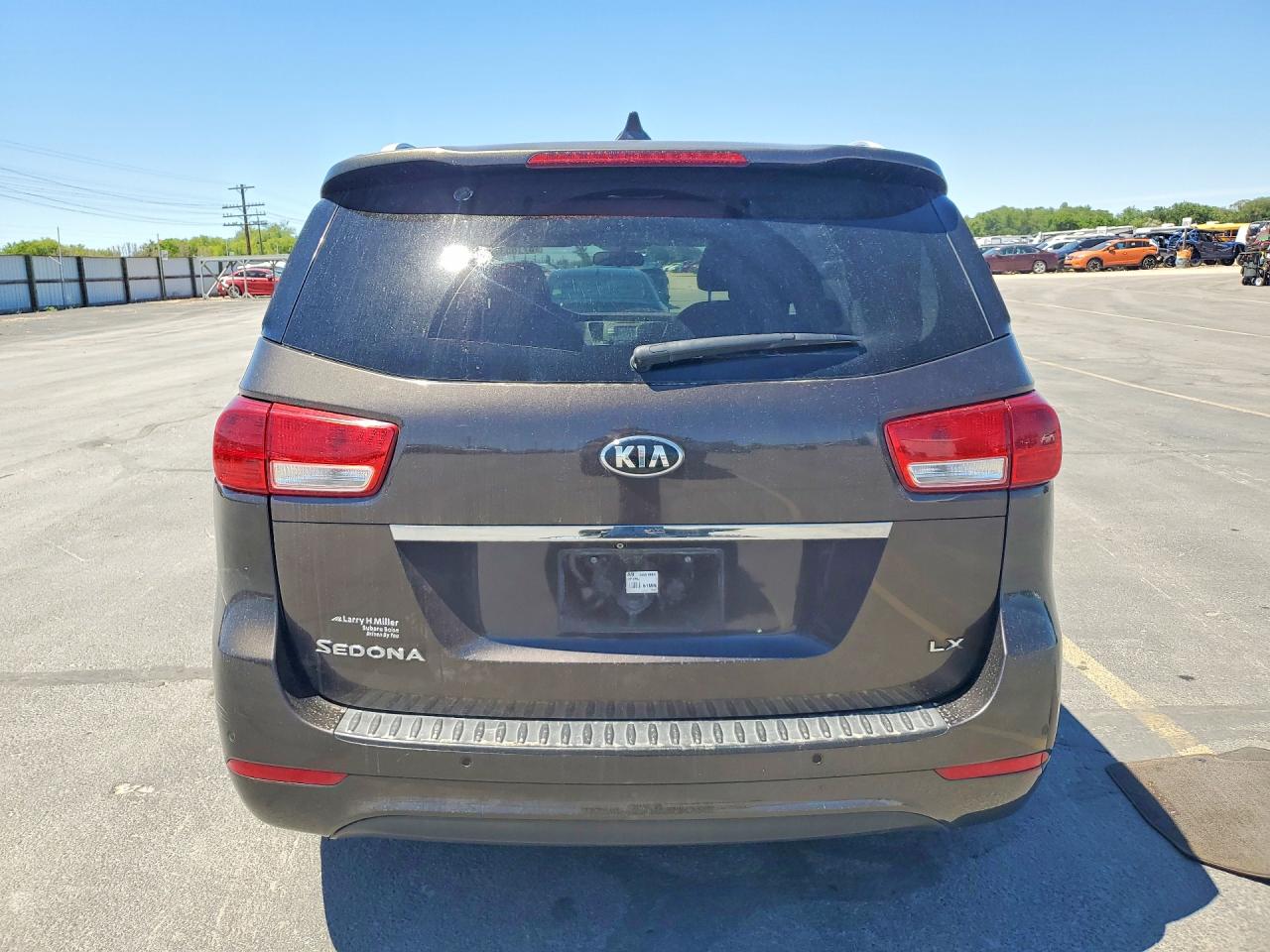 2015 Kia Sedona Lx Brown vin: KNDMB5C10F6033681