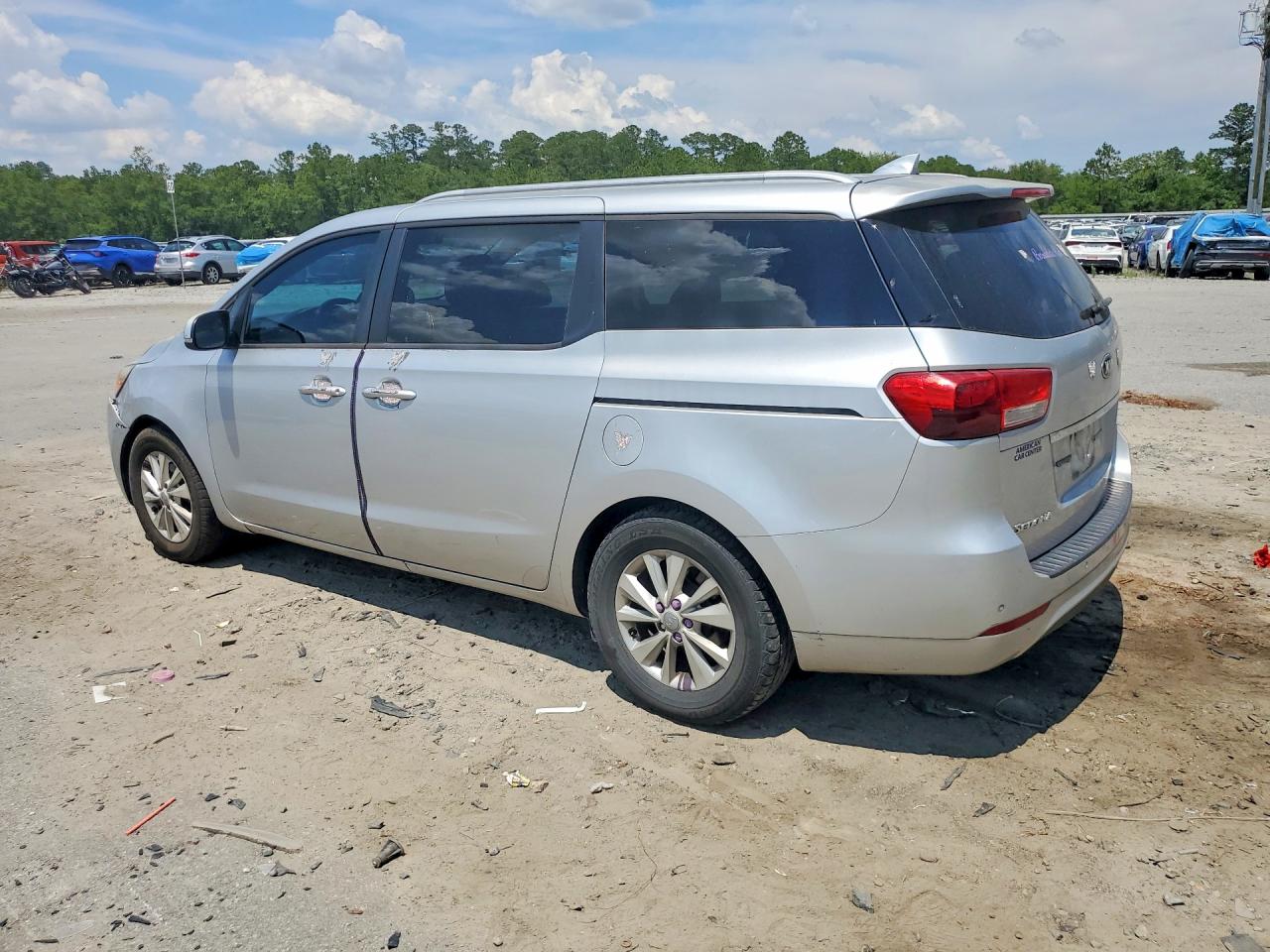 2015 Kia Sedona Lx Silver vin: KNDMB5C10F6038637