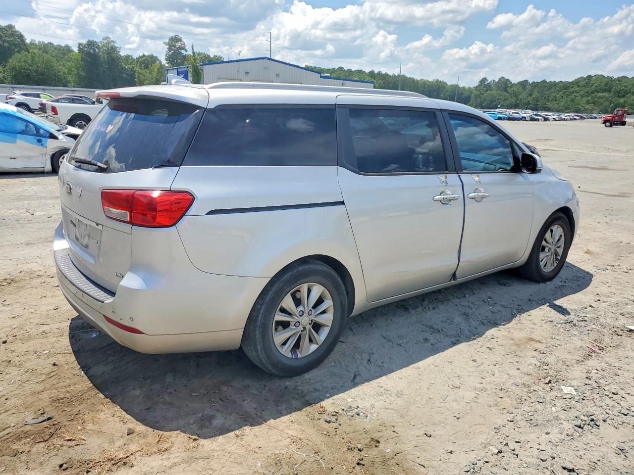 2015 Kia Sedona Lx Silver vin: KNDMB5C10F6038637