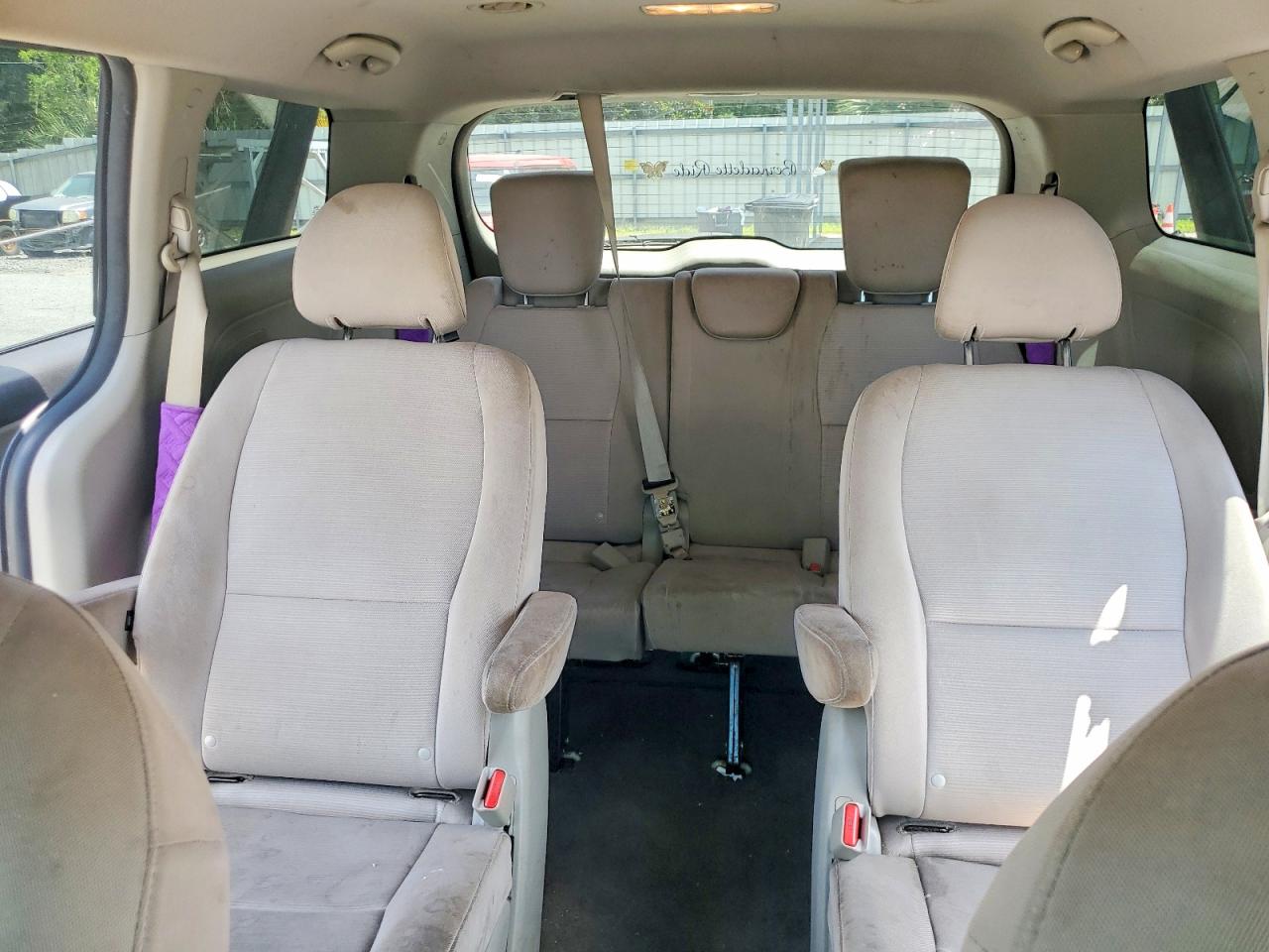 2015 Kia Sedona Lx Silver vin: KNDMB5C10F6038637