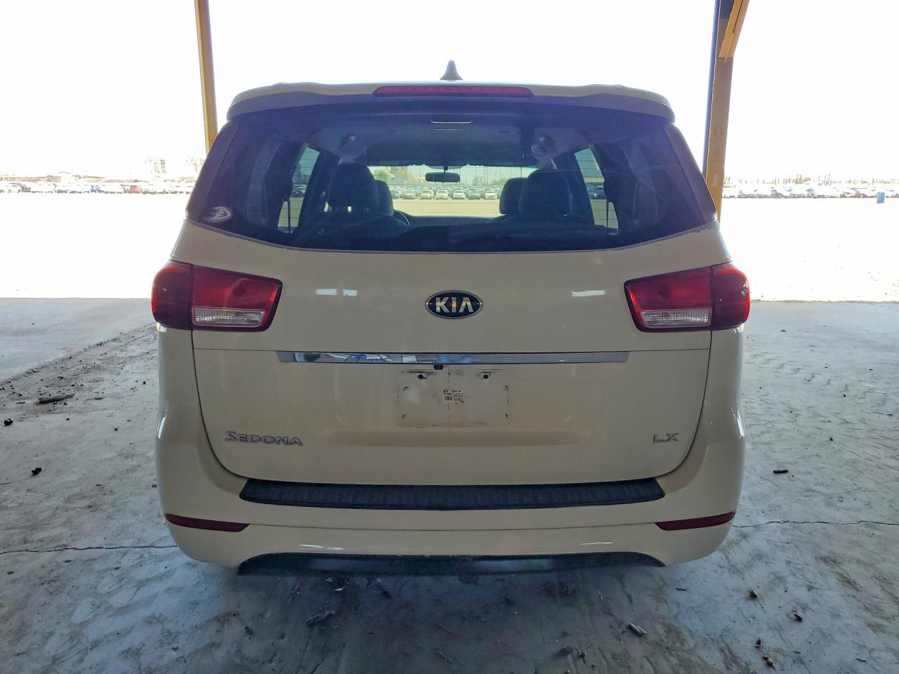 2015 Kia Sedona Lx White vin: KNDMB5C10F6045247
