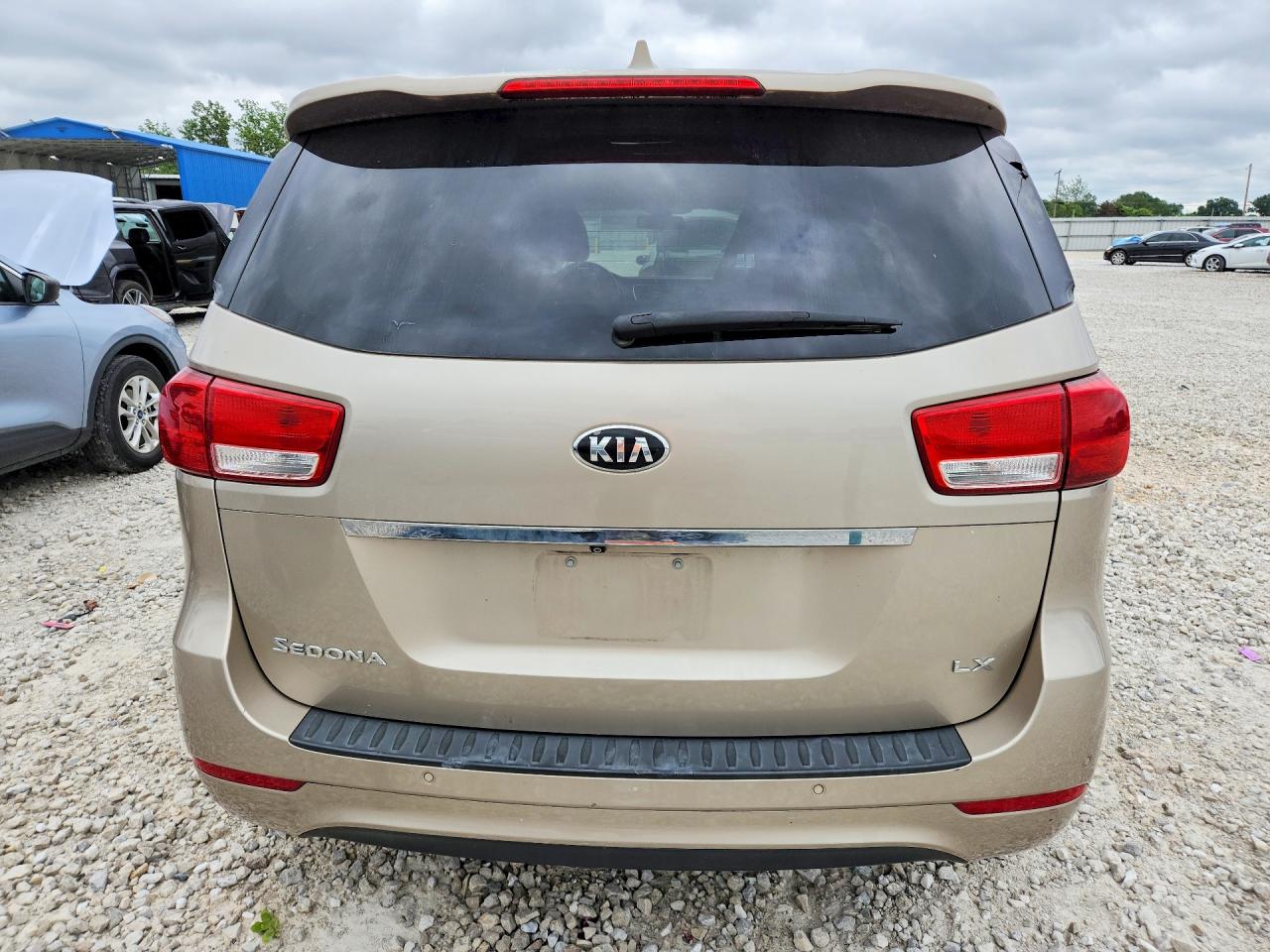 2016 Kia Sedona Lx Tan vin: KNDMB5C10G6098435