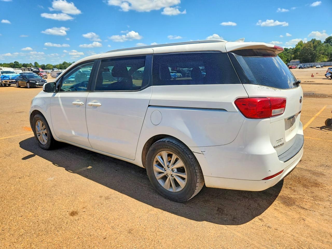 2015 Kia Sedona Lx White vin: KNDMB5C11F6021328