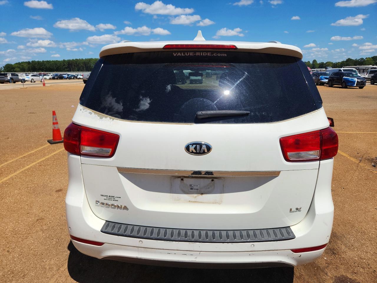 2015 Kia Sedona Lx White vin: KNDMB5C11F6021328