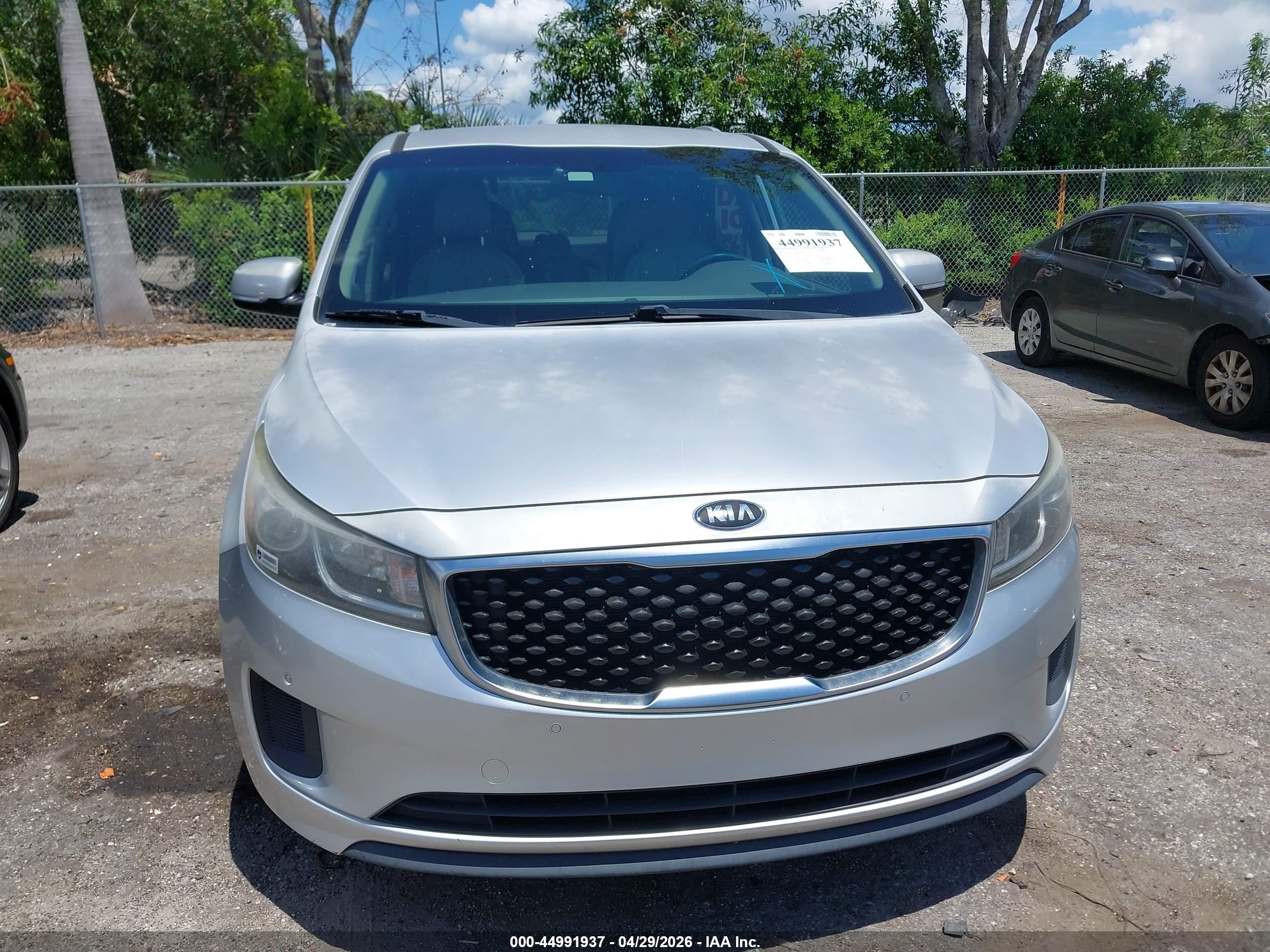 2017 Kia Sedona Lx Silver vin: KNDMB5C11H6249073