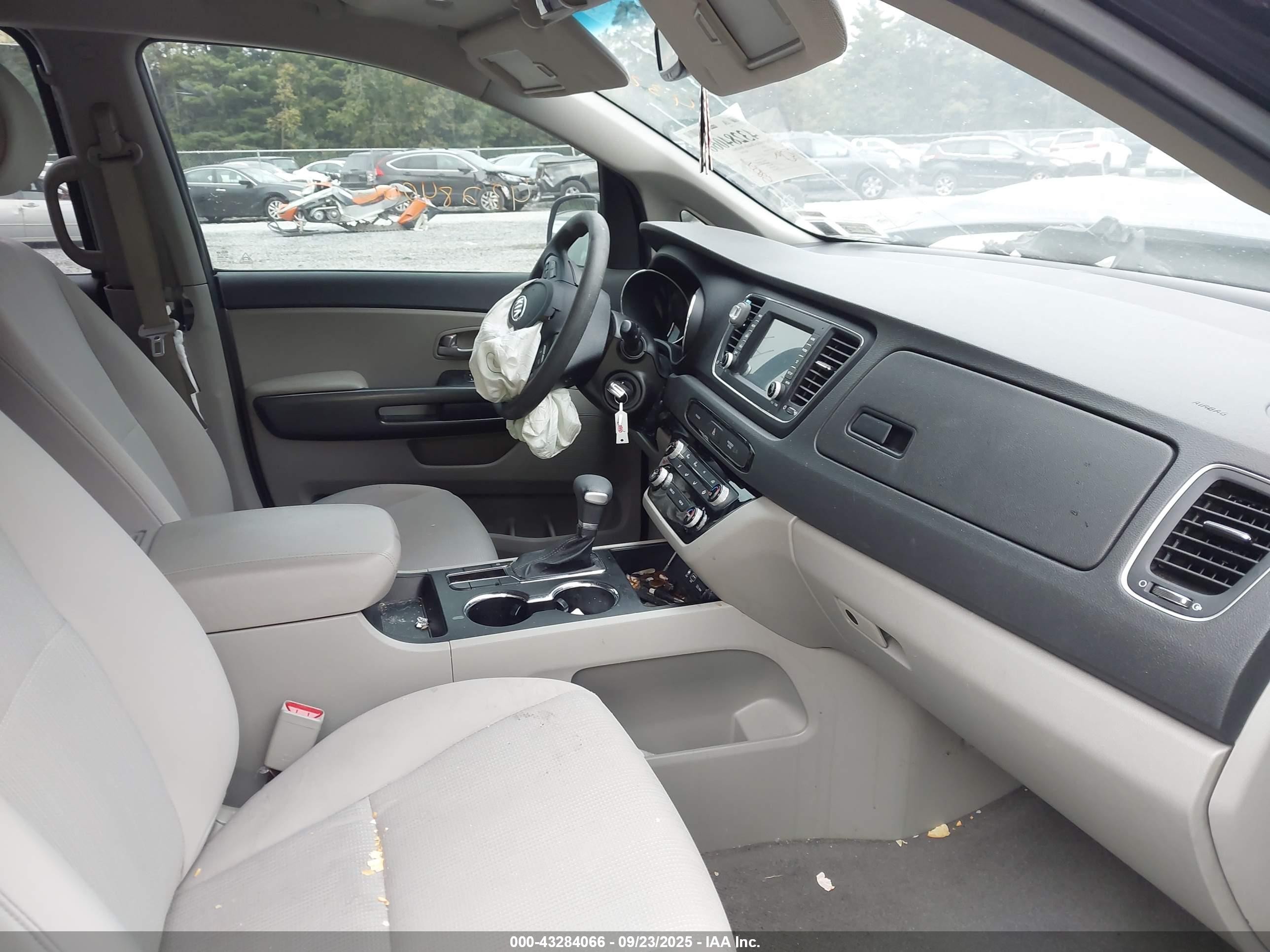 2020 Kia Sedona Lx Blue vin: KNDMB5C11L6619804