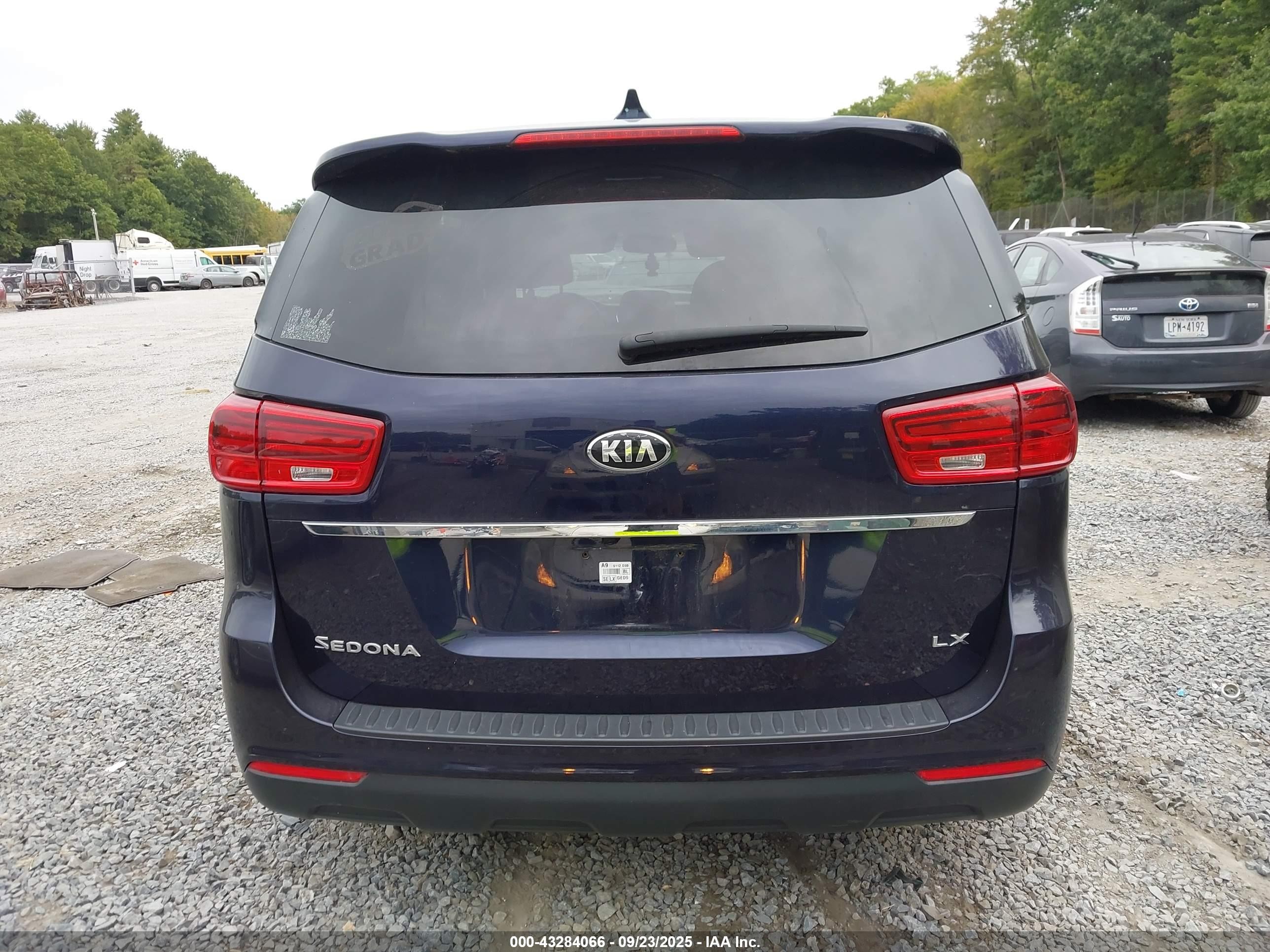2020 Kia Sedona Lx Blue vin: KNDMB5C11L6619804