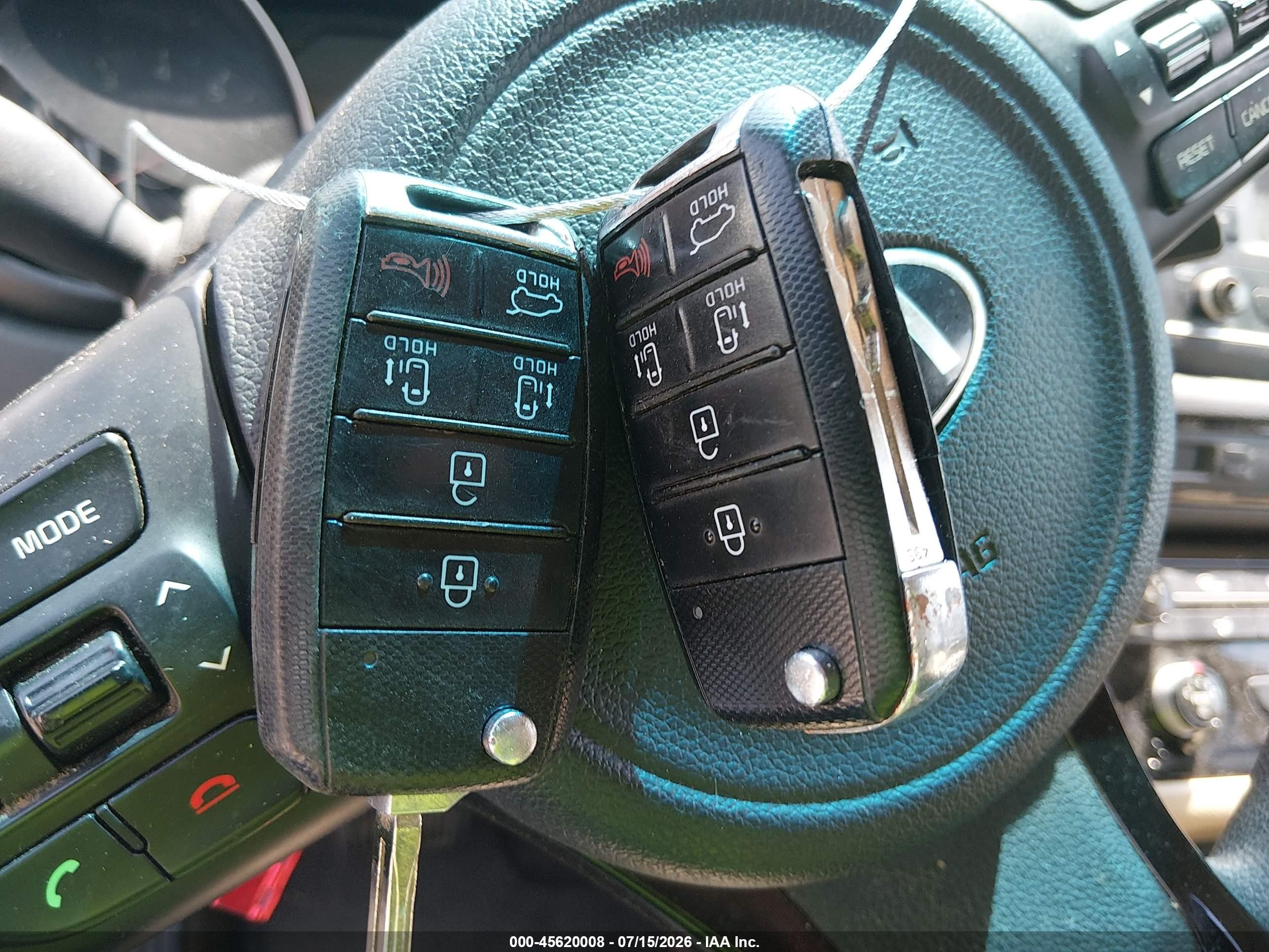 2015 Kia Sedona Lx Burgundy vin: KNDMB5C12F6050577
