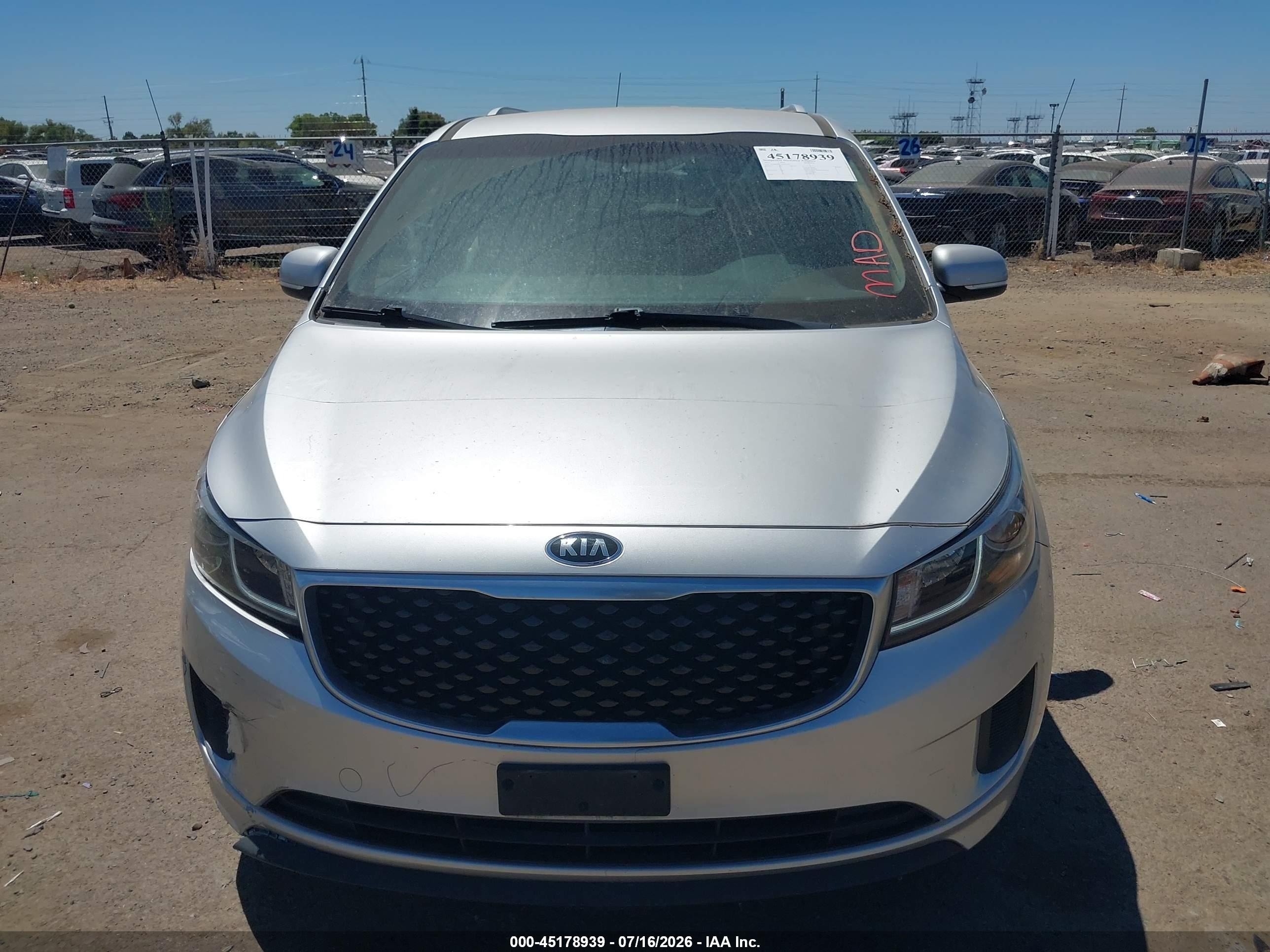 2015 Kia Sedona Lx Silver vin: KNDMB5C12F6051583