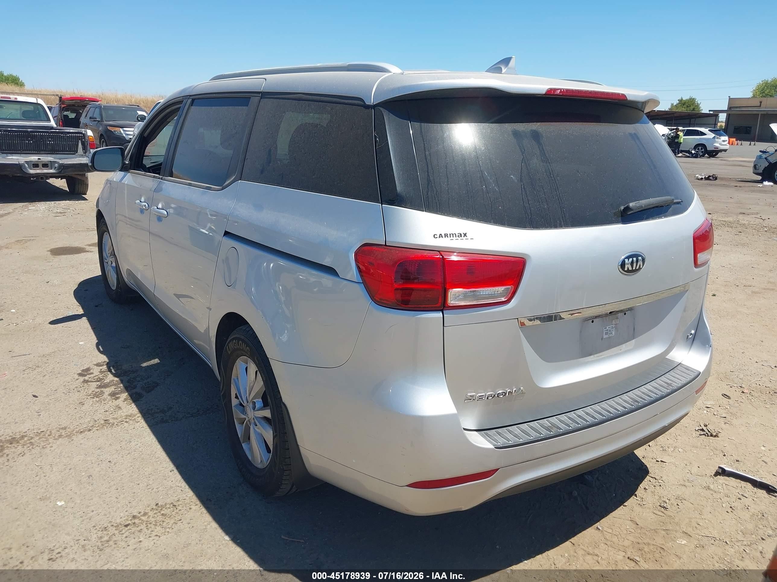 2015 Kia Sedona Lx Silver vin: KNDMB5C12F6051583