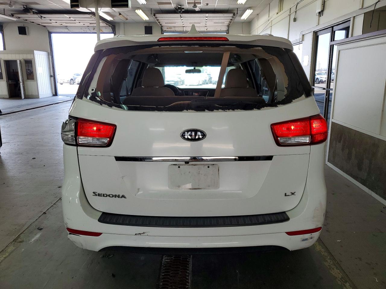 2015 Kia Sedona Lx White vin: KNDMB5C12F6058016