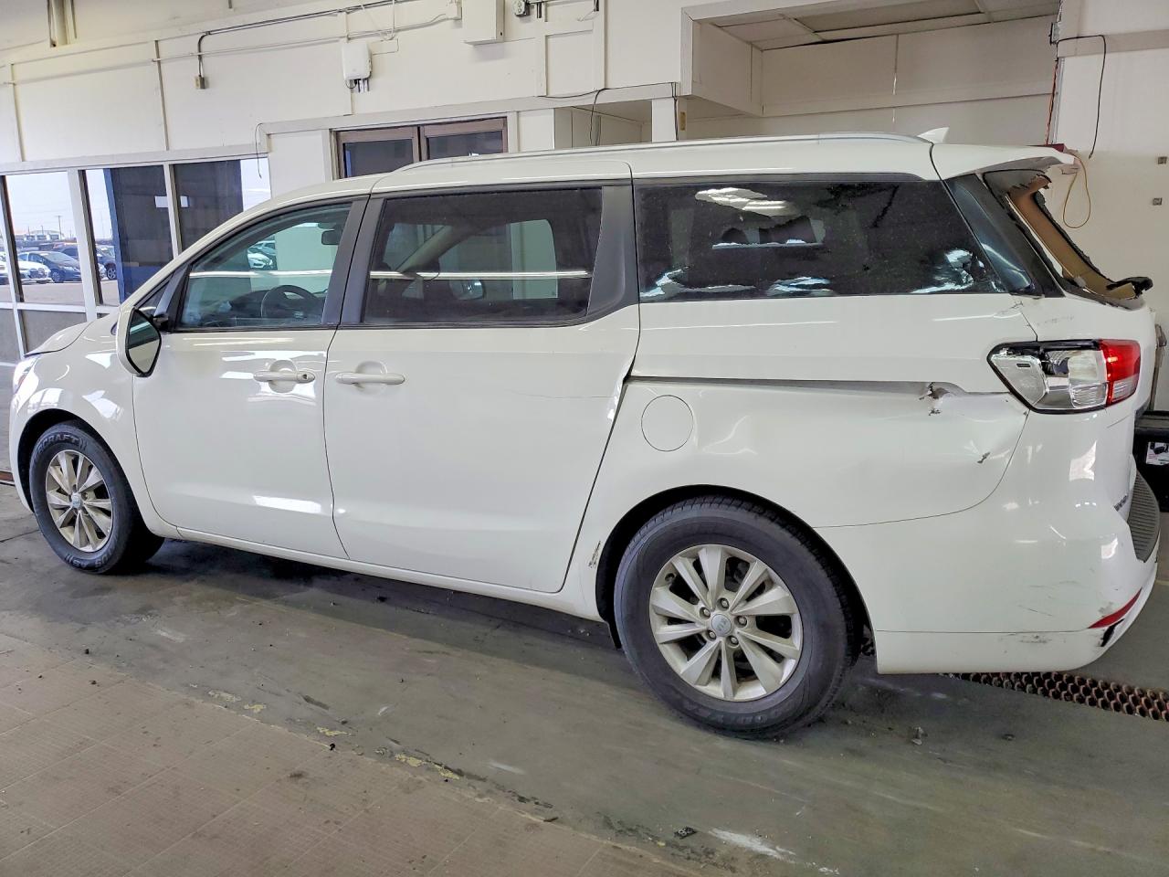2015 Kia Sedona Lx White vin: KNDMB5C12F6058016