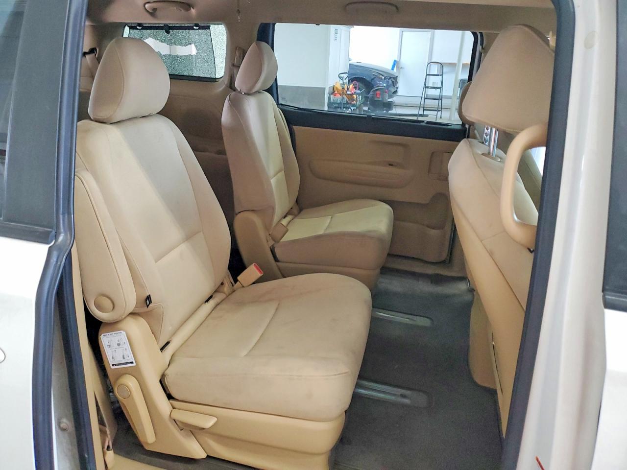 2015 Kia Sedona Lx White vin: KNDMB5C12F6058016