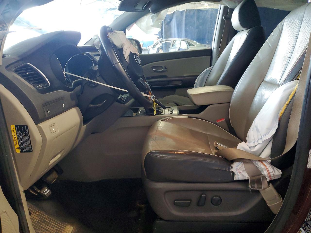 2017 Kia Sedona Lx Burgundy vin: KNDMB5C12H6315422