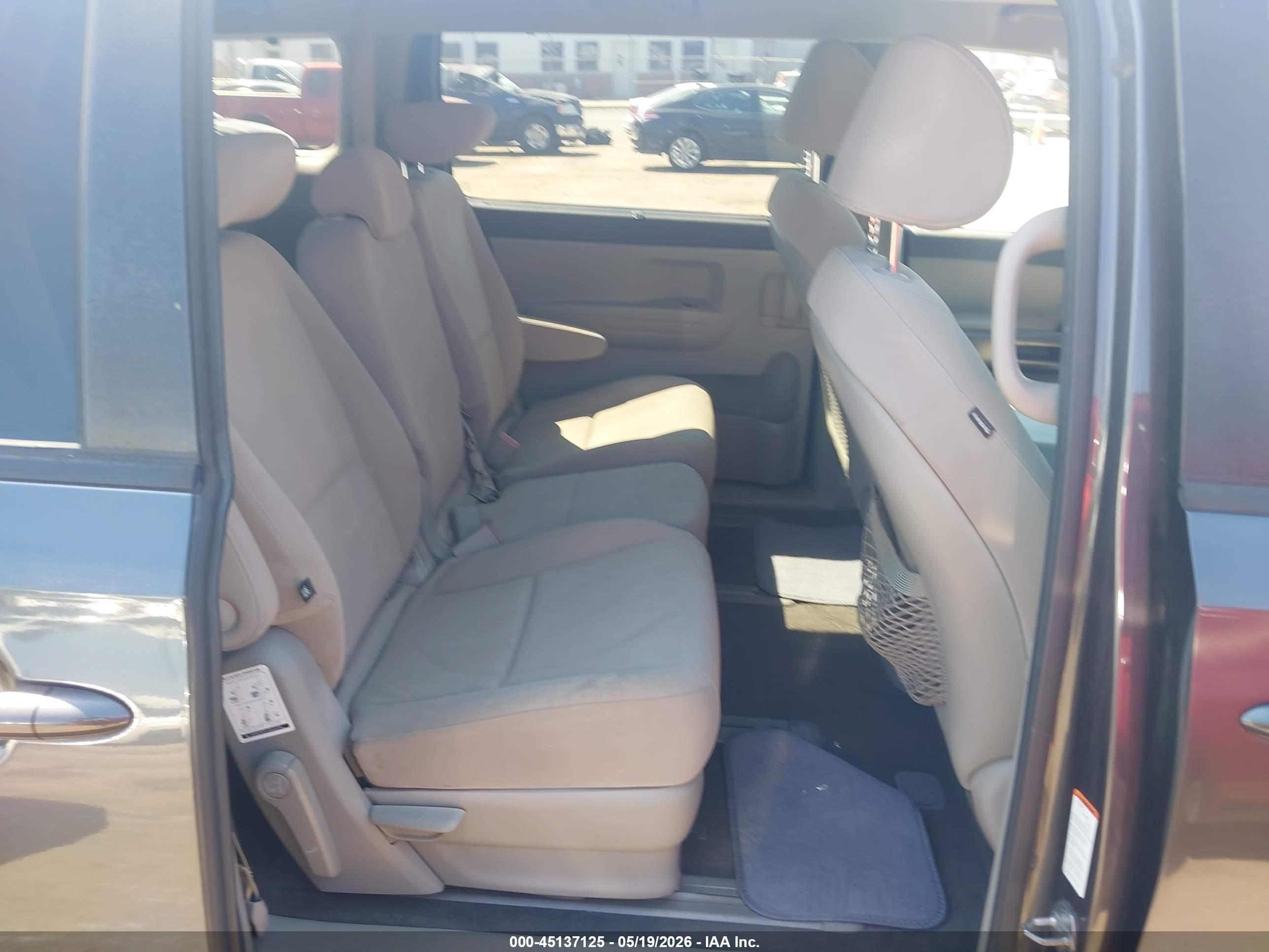 2015 Kia Sedona Lx Gray vin: KNDMB5C13F6047817