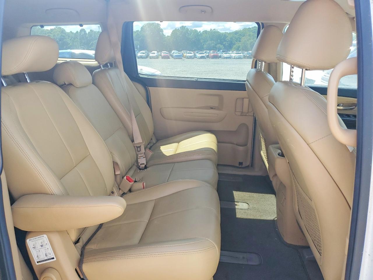 2015 Kia Sedona Lx White vin: KNDMB5C13F6055142