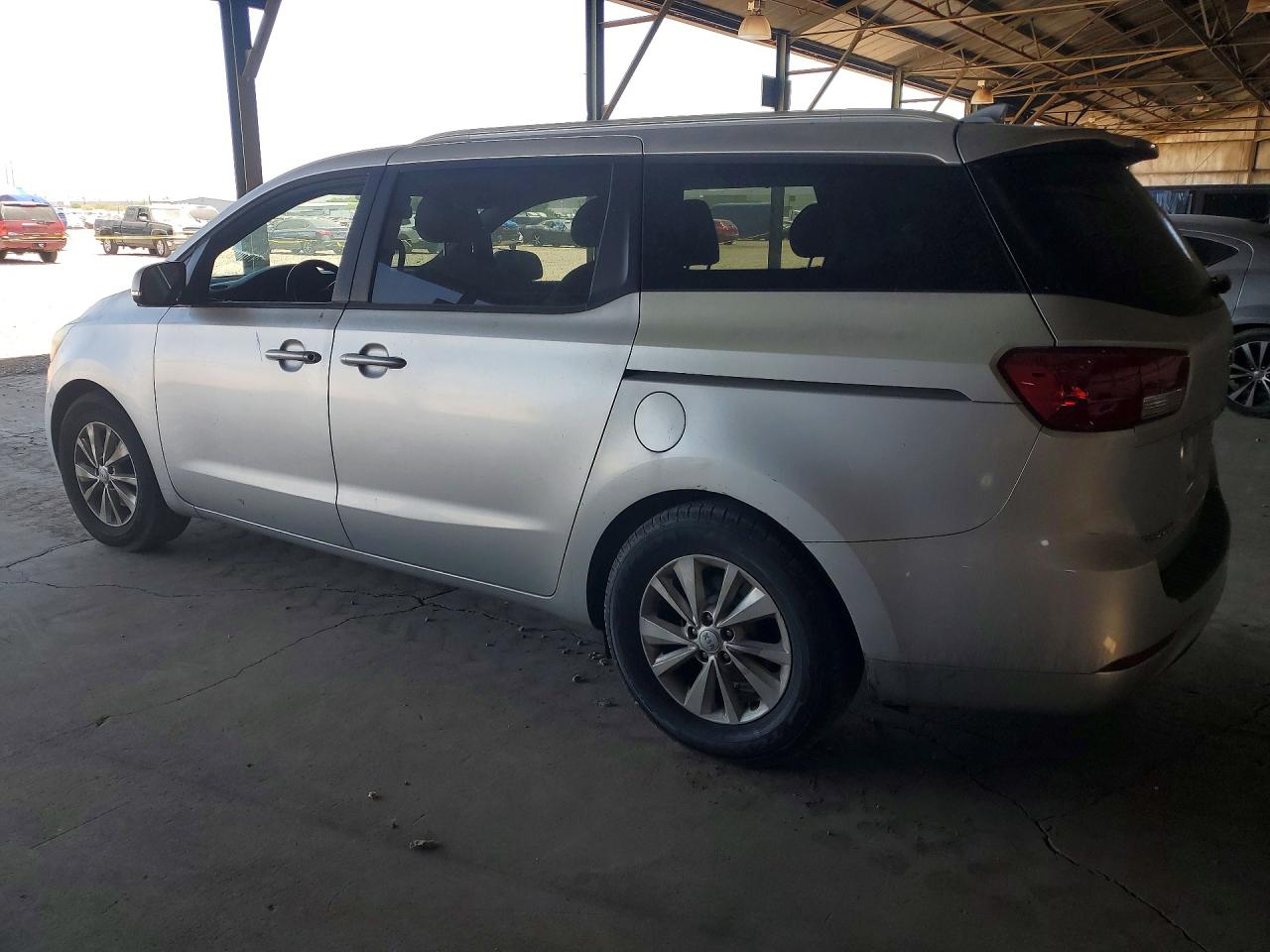 2015 Kia Sedona Lx Silver vin: KNDMB5C13F6073687
