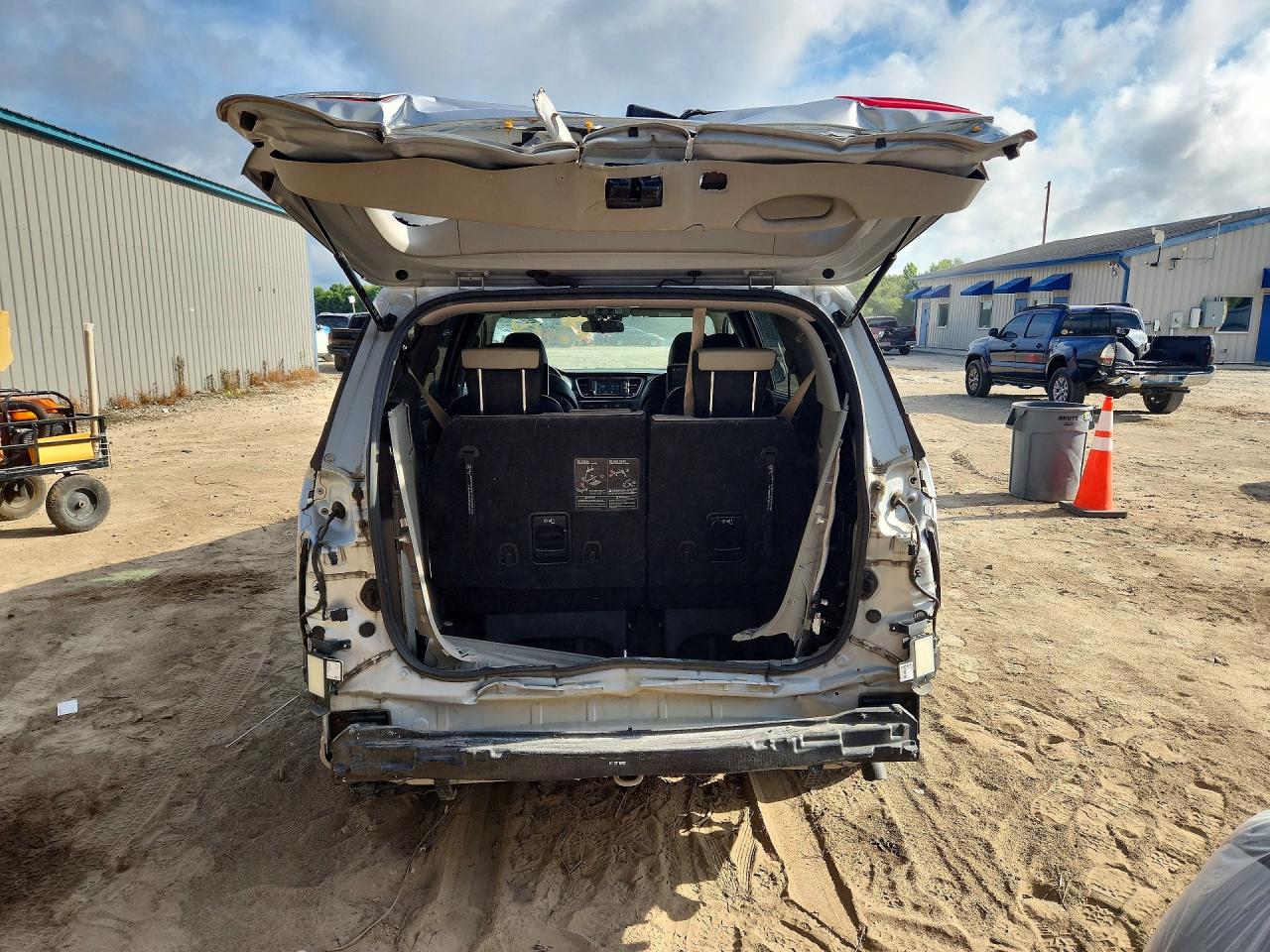 2019 Kia Sedona Ex Silver vin: KNDMB5C13K6534204