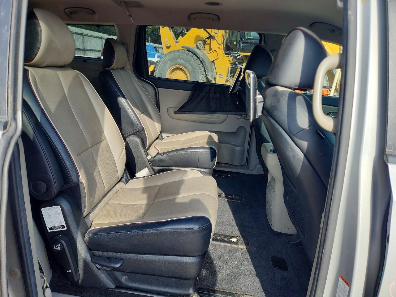 2019 Kia Sedona Ex Silver vin: KNDMB5C13K6534204