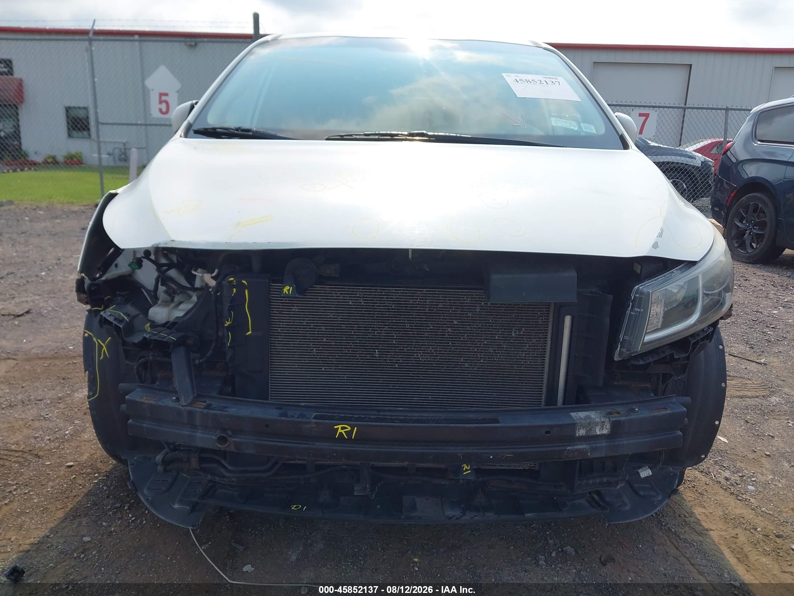 2015 Kia Sedona Lx White vin: KNDMB5C14F6057837