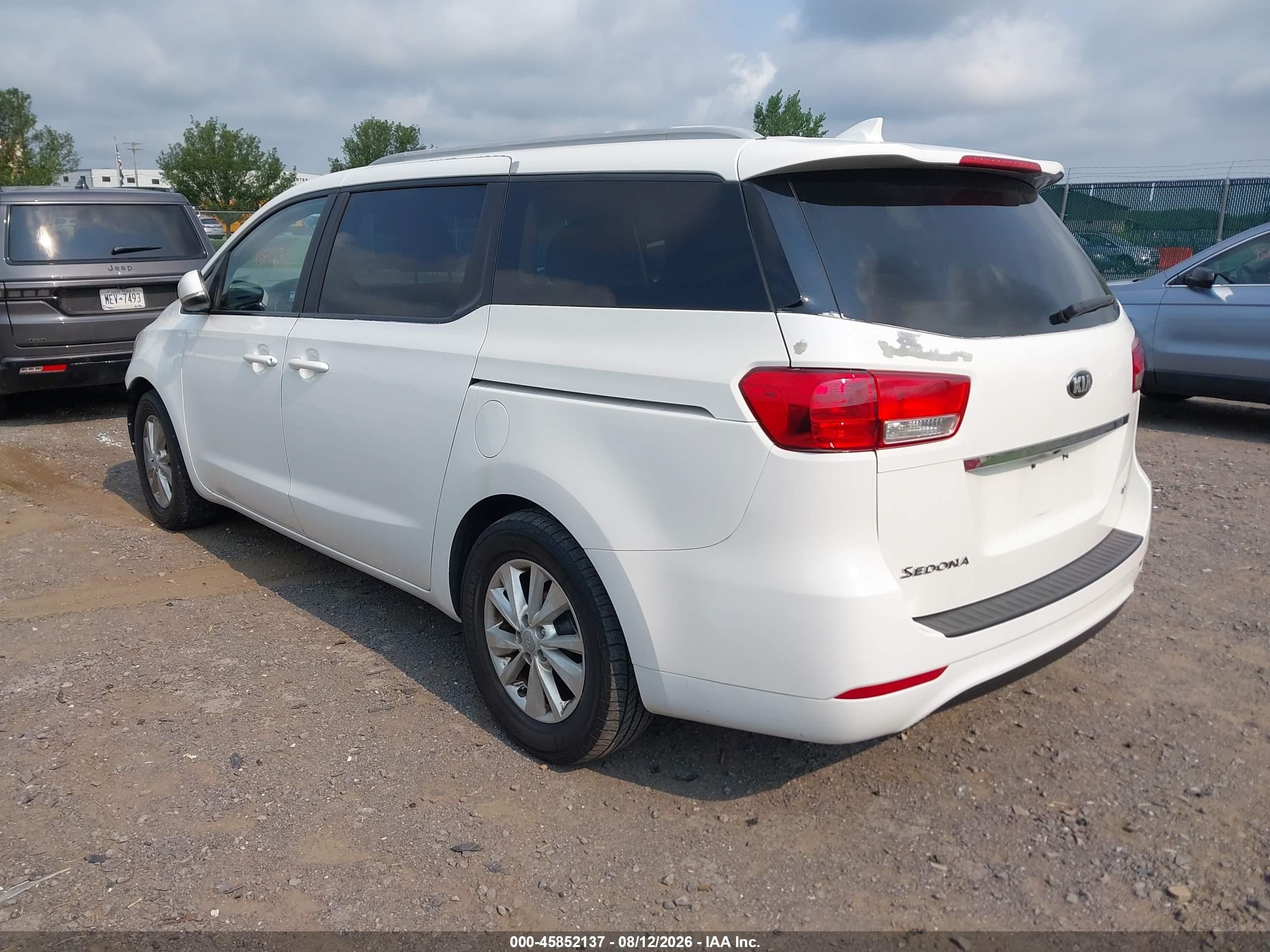 2015 Kia Sedona Lx White vin: KNDMB5C14F6057837