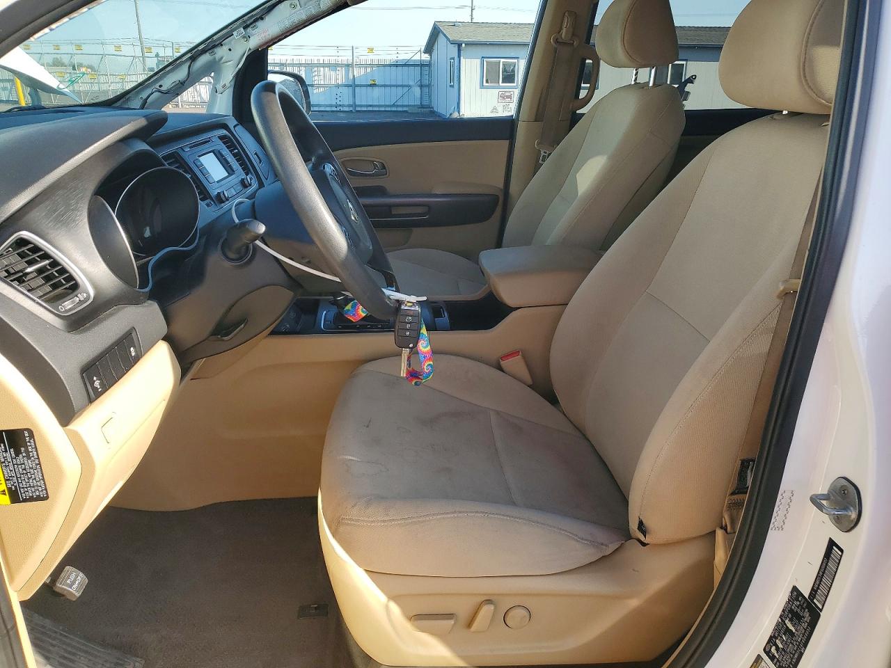 2015 Kia Sedona Lx White vin: KNDMB5C14F6066053