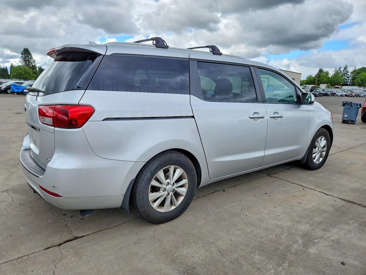 2016 Kia Sedona Lx Silver vin: KNDMB5C14G6198599