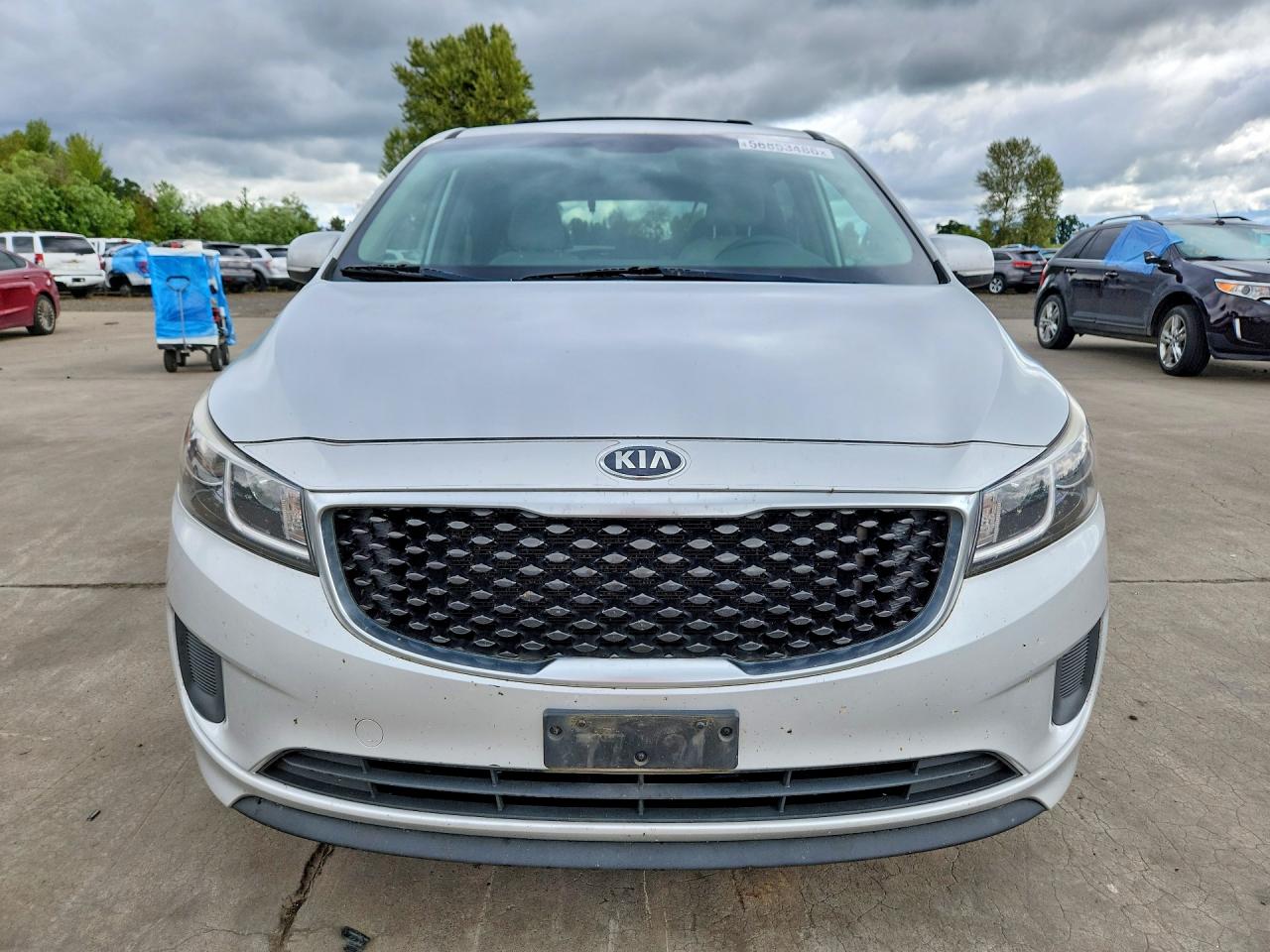 2016 Kia Sedona Lx Silver vin: KNDMB5C14G6198599