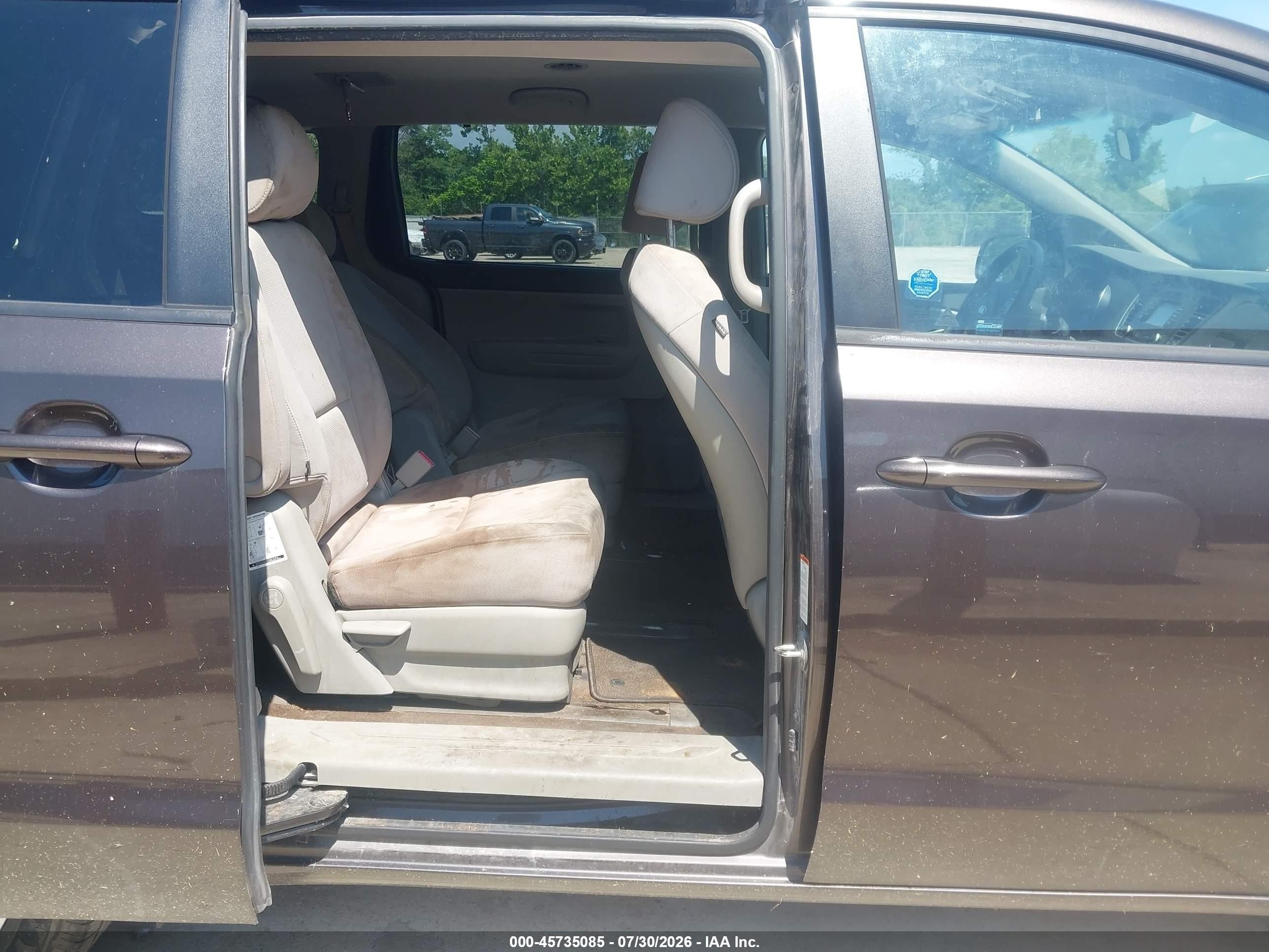 2015 Kia Sedona Lx Burgundy vin: KNDMB5C15F6032722