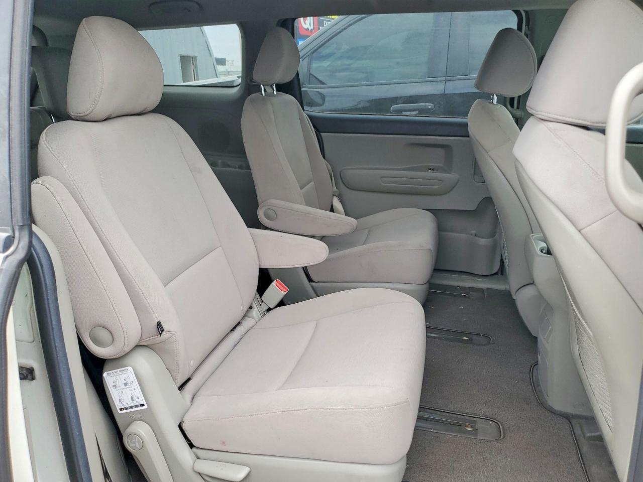 2015 Kia Sedona Lx Белый vin: KNDMB5C15F6038813