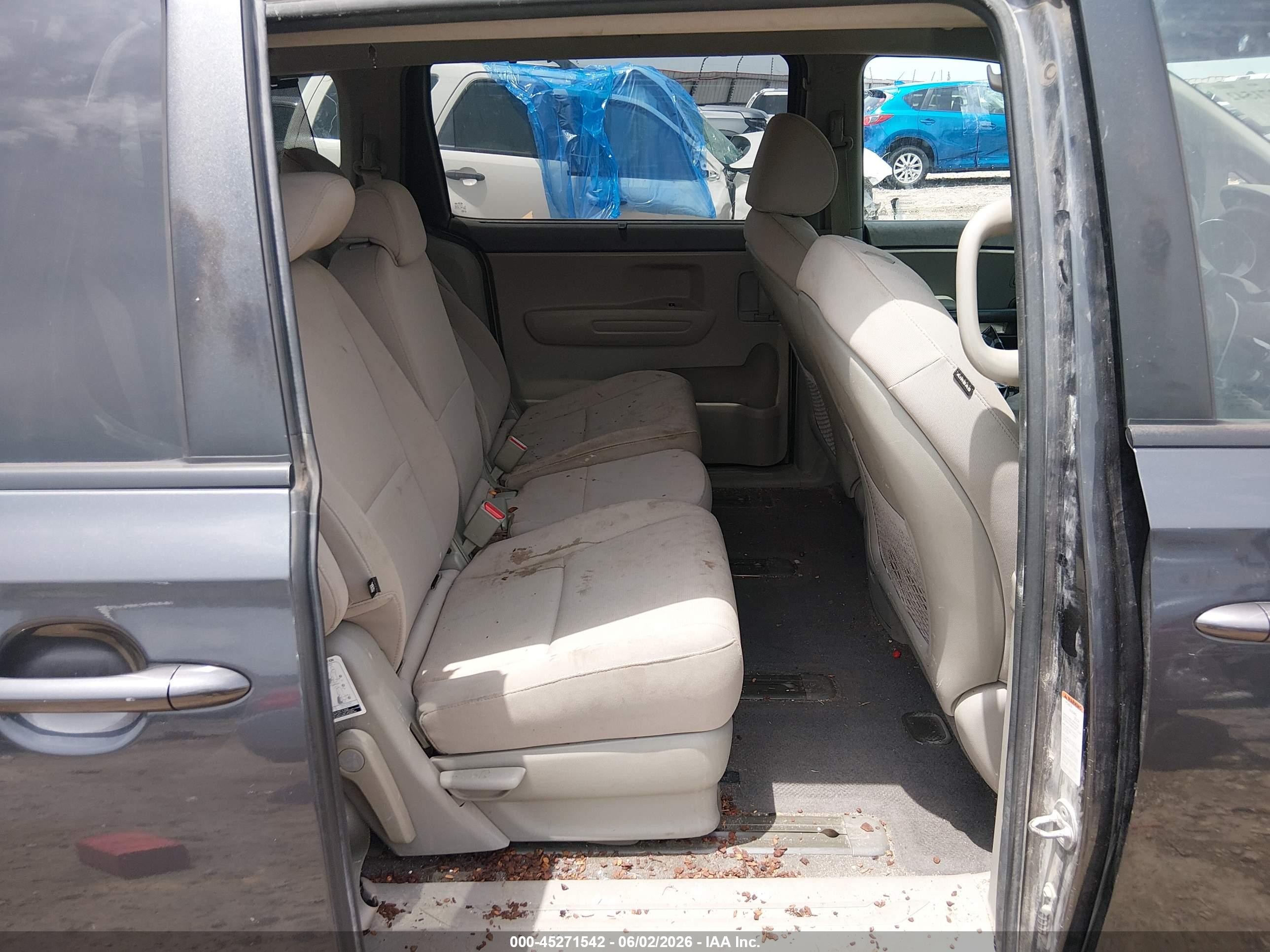 2015 Kia Sedona Lx Gray vin: KNDMB5C15F6071925