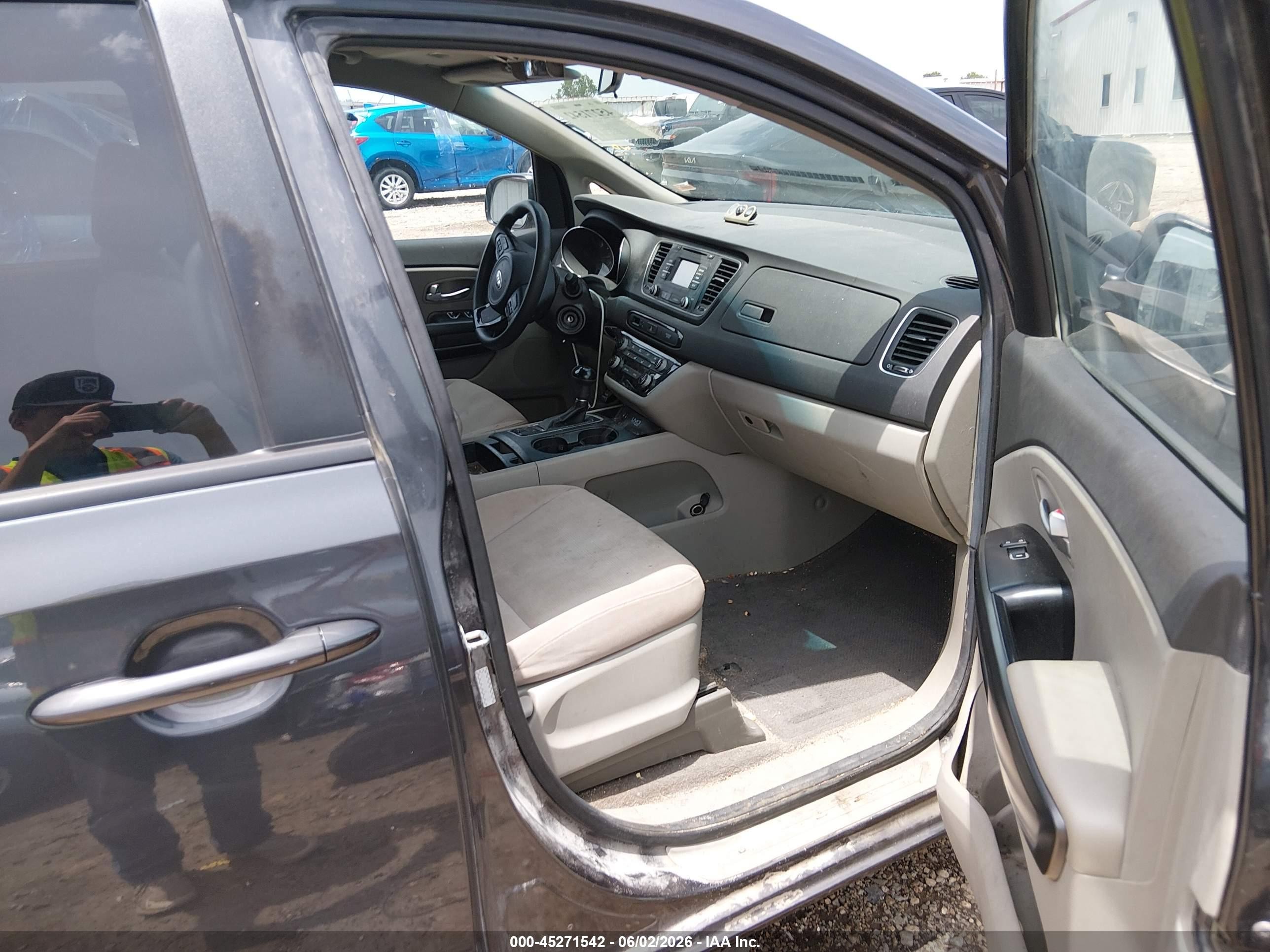 2015 Kia Sedona Lx Gray vin: KNDMB5C15F6071925