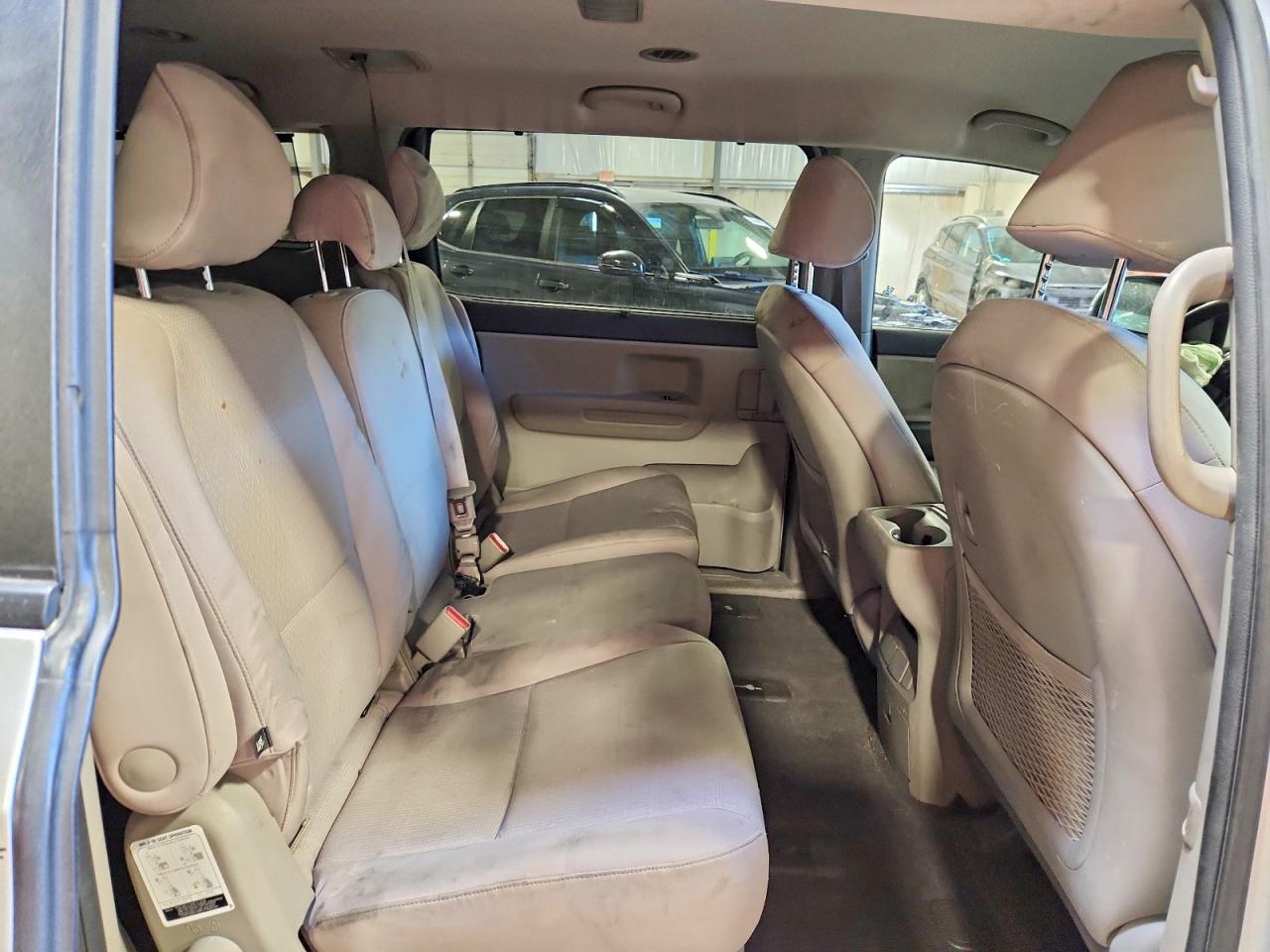 2016 Kia Sedona Lx Кремовый vin: KNDMB5C15G6162937