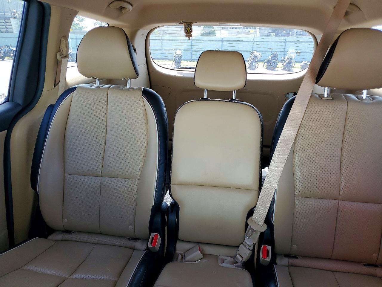 2016 Kia Sedona Lx White vin: KNDMB5C15G6217239
